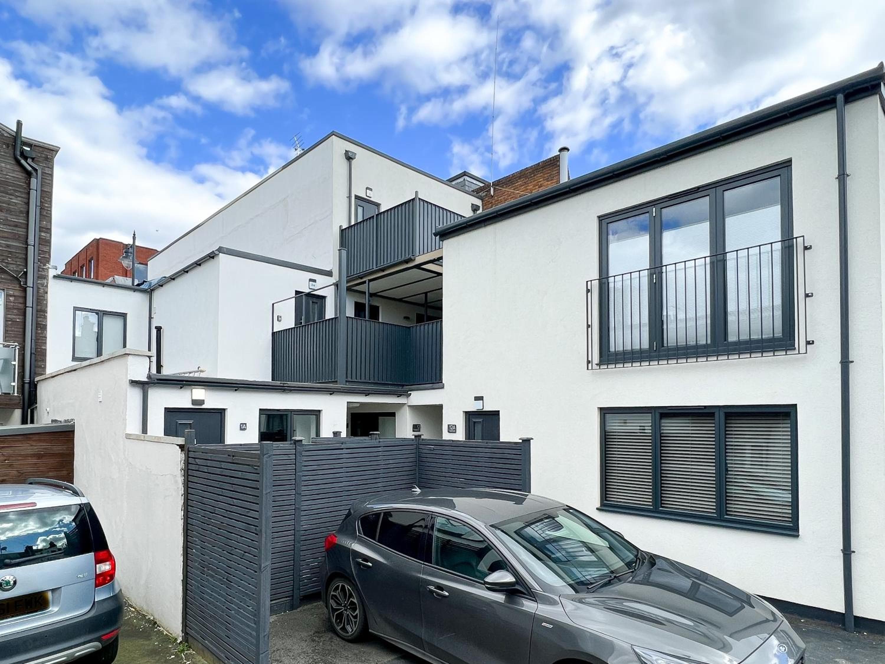 Stylish 1BR Flat, Central Windsor