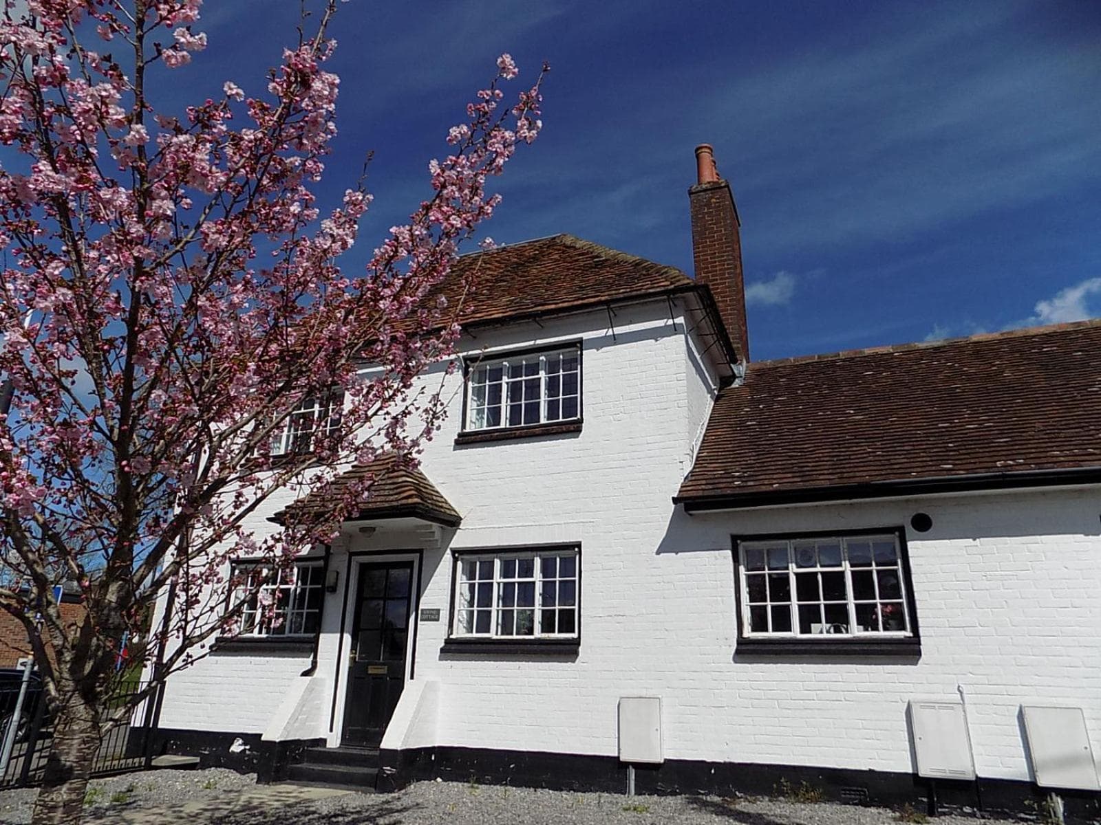 Three-Time Award Winning 1700's Grd 2 listed cottage near Stonehenge