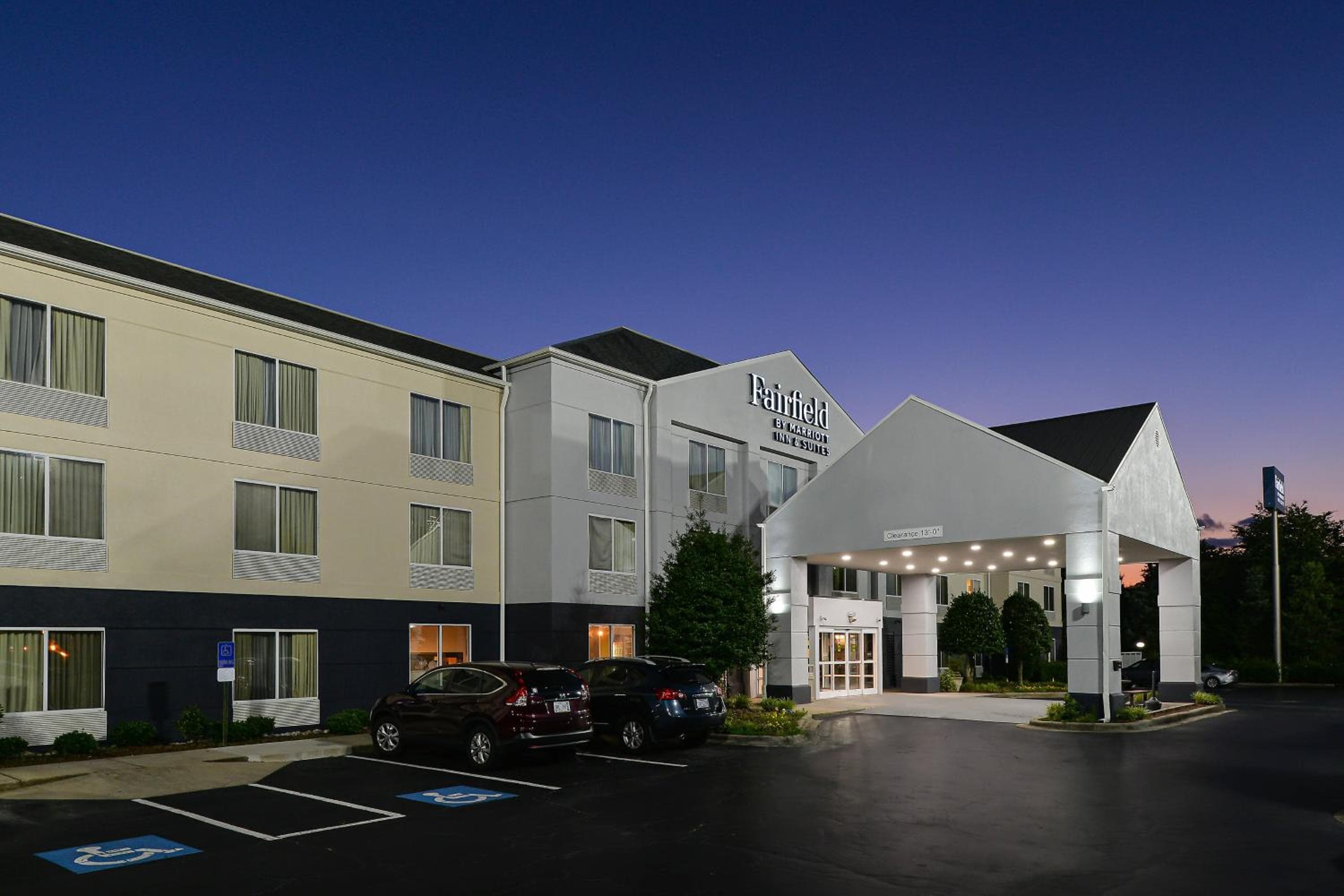 Fairfield Inn & Suites Charlotte Arrowood