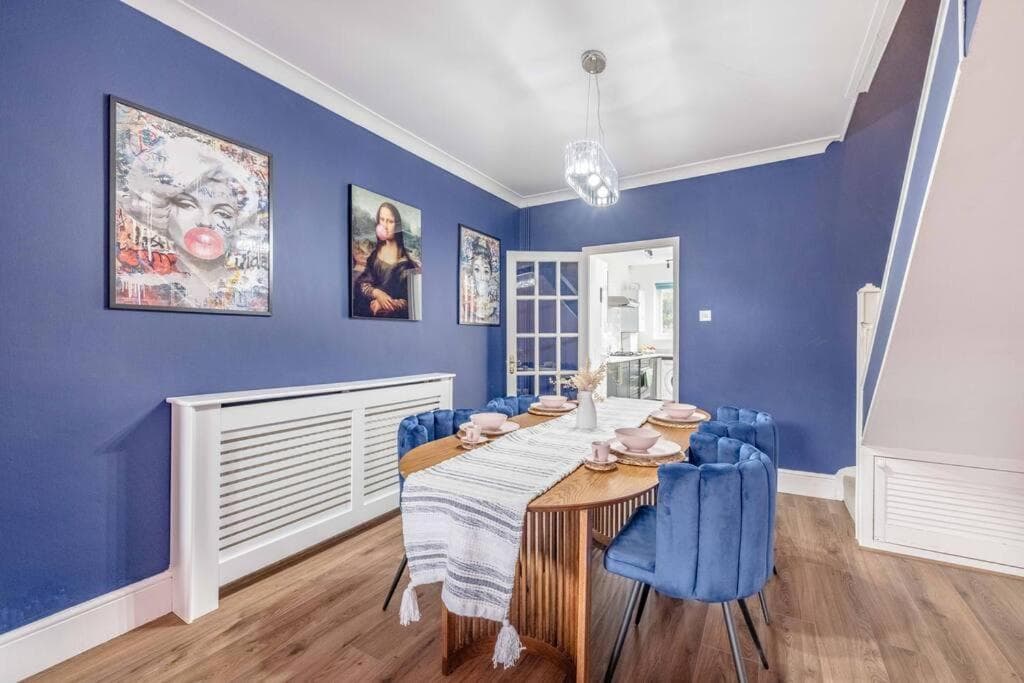 Victorian Cottage, Close 2 All The Sights, Parking - By Tempstay