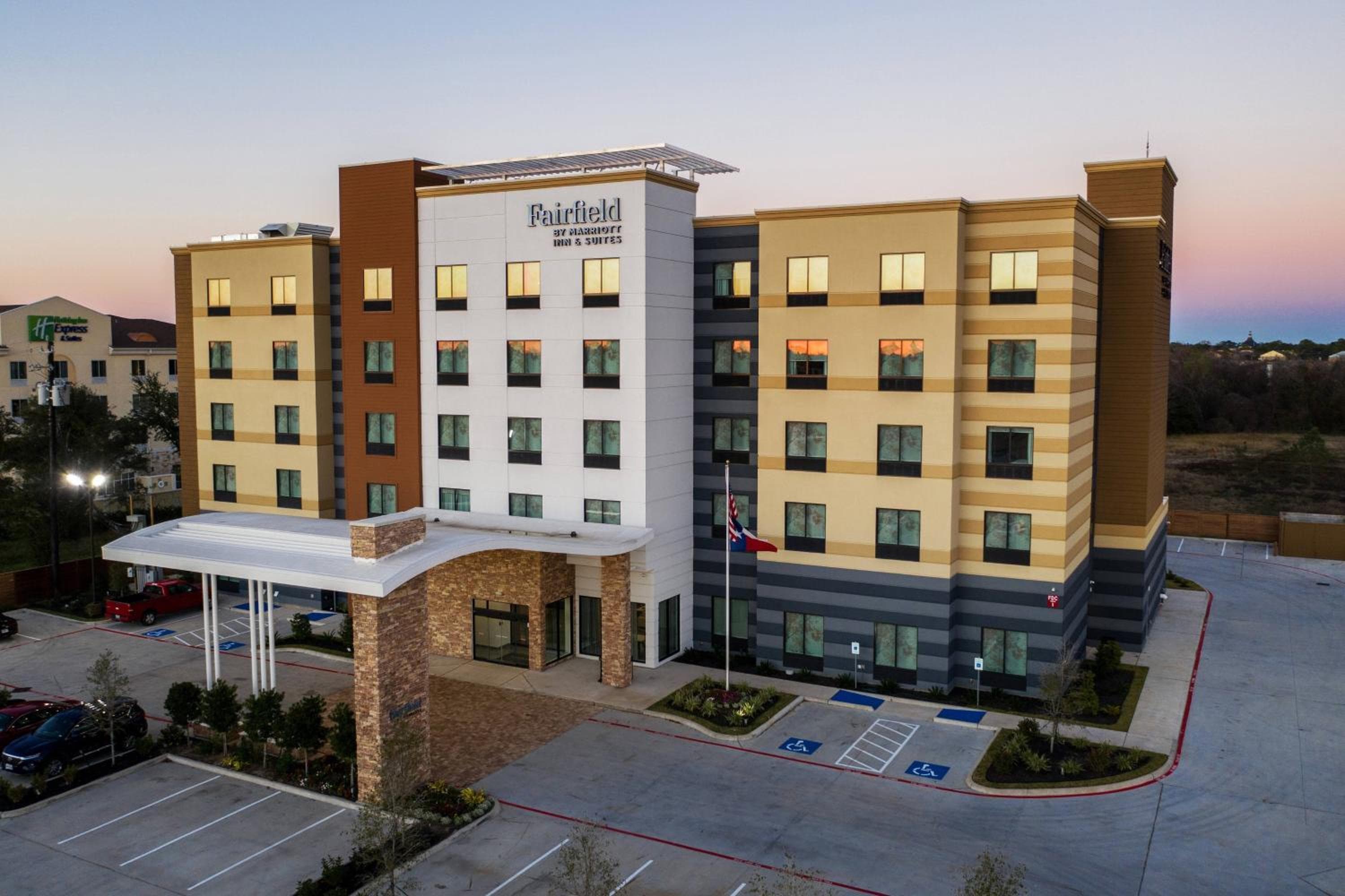 Fairfield Inn and Suites by Marriott Houston Brookhollow