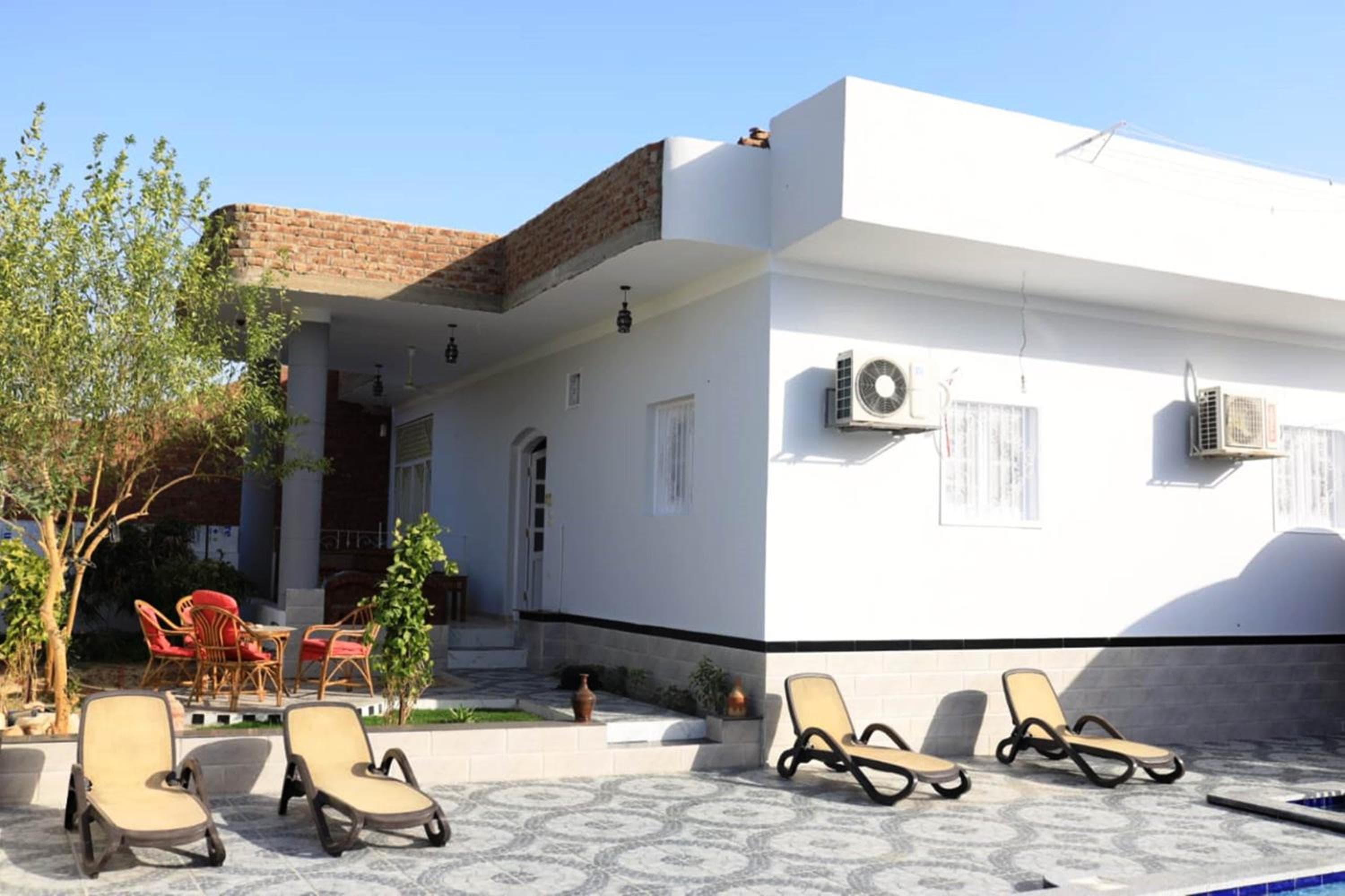 Happiness Guest House