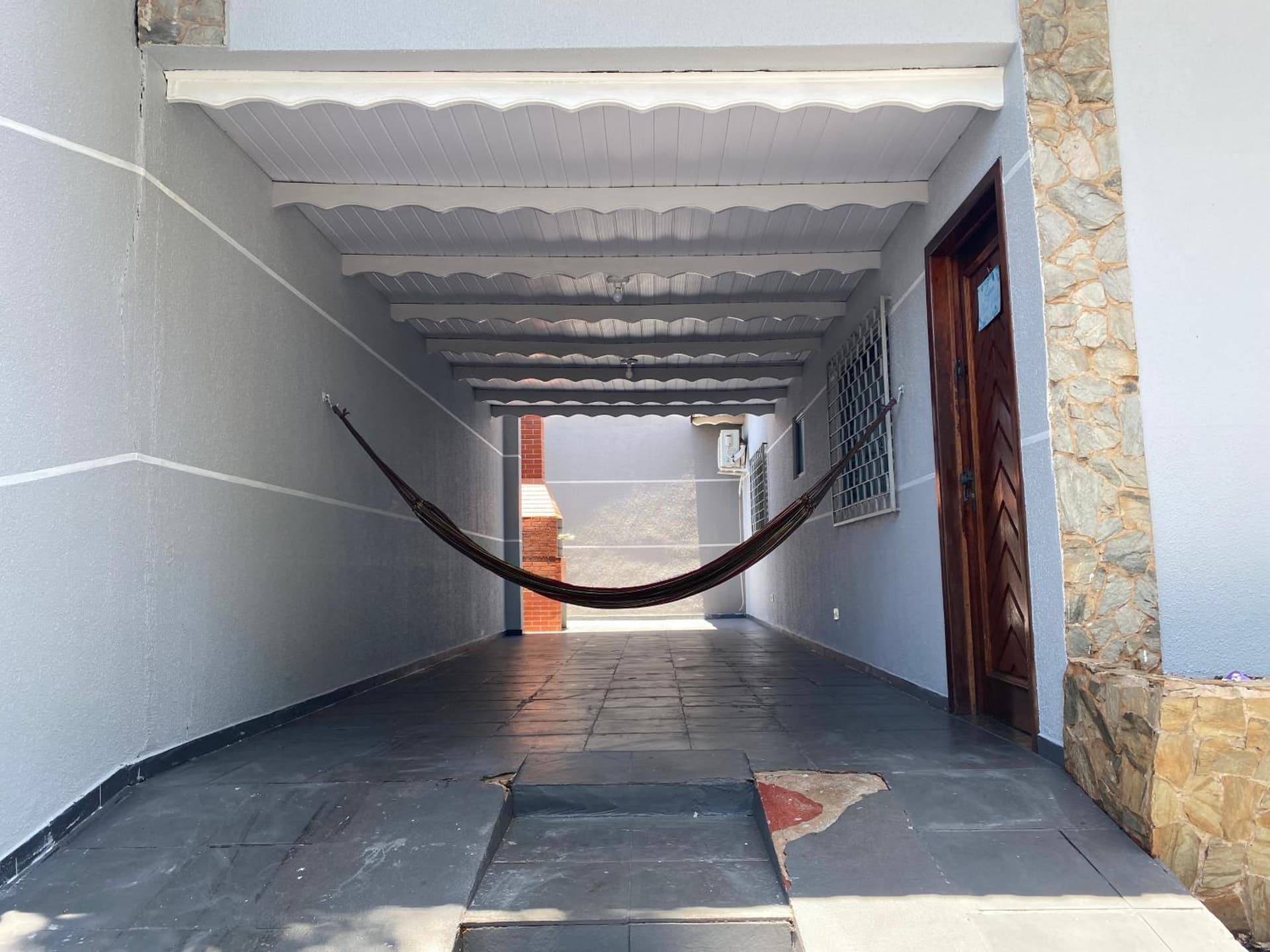 Casa Grande com 2 quartos e 1 suíte