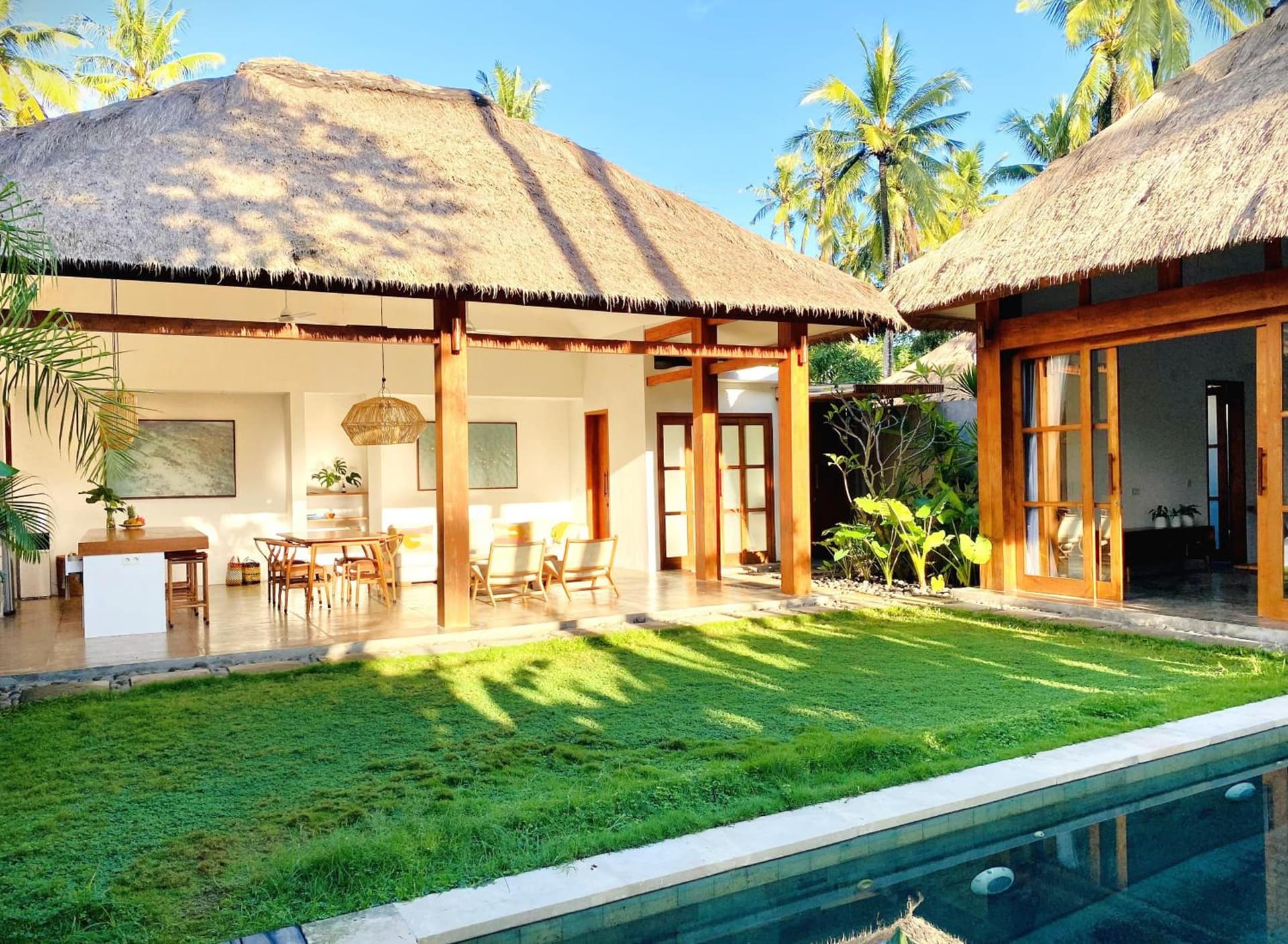 SUNDAY Villa with private pool, near centre and beach