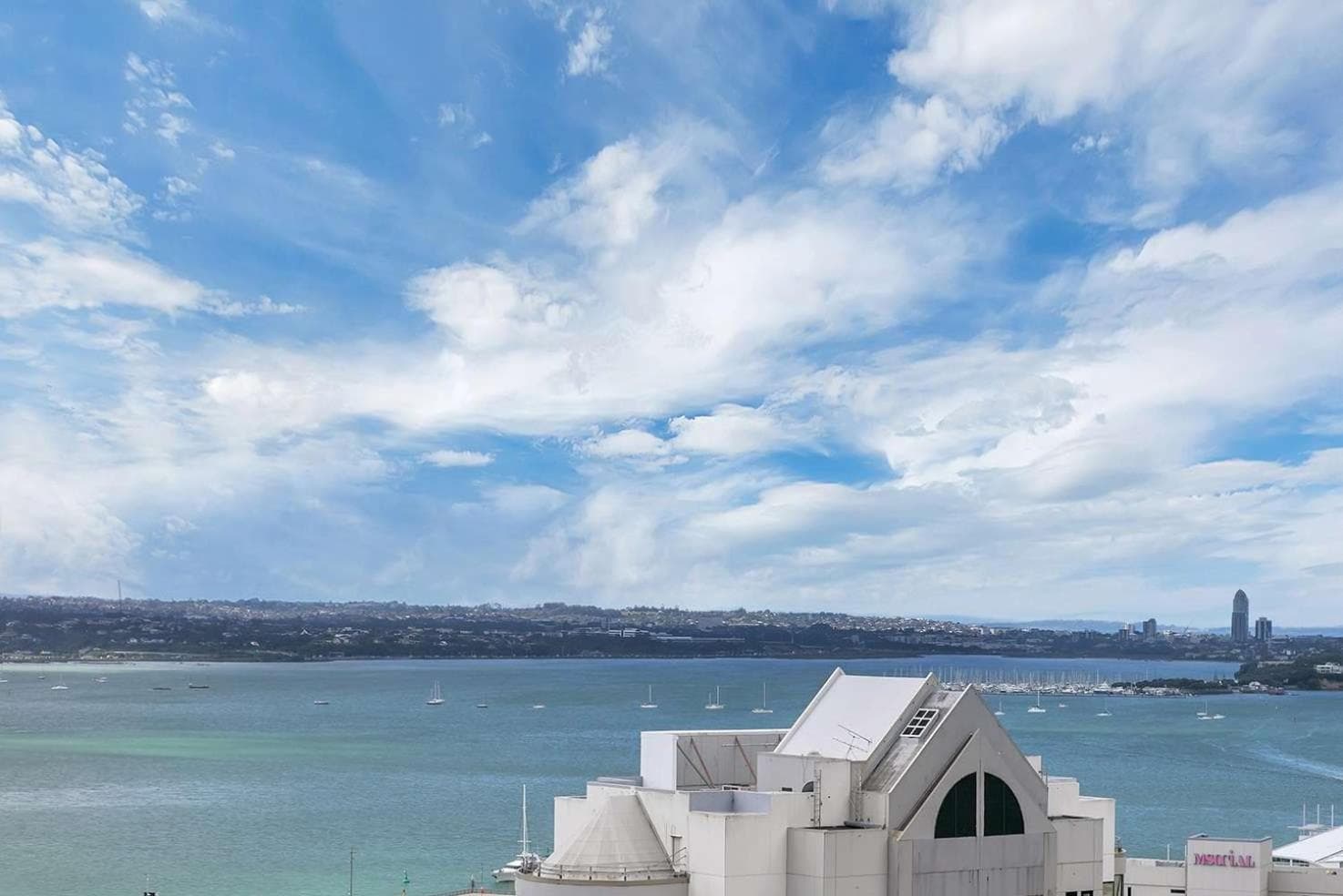 City and view holiday home