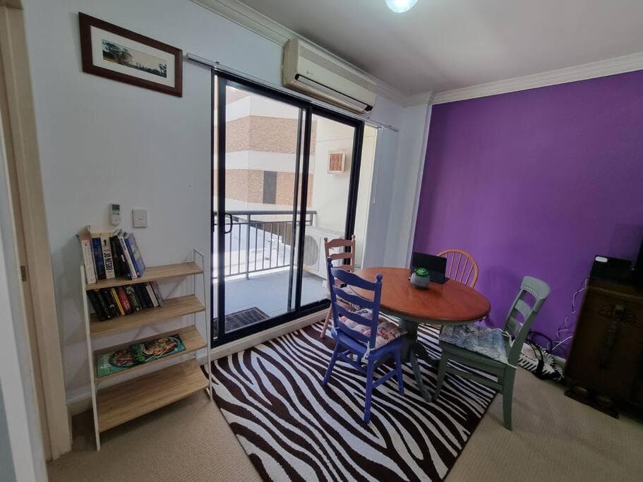 Little Monica Apartment- Spacious, Affordable & Central