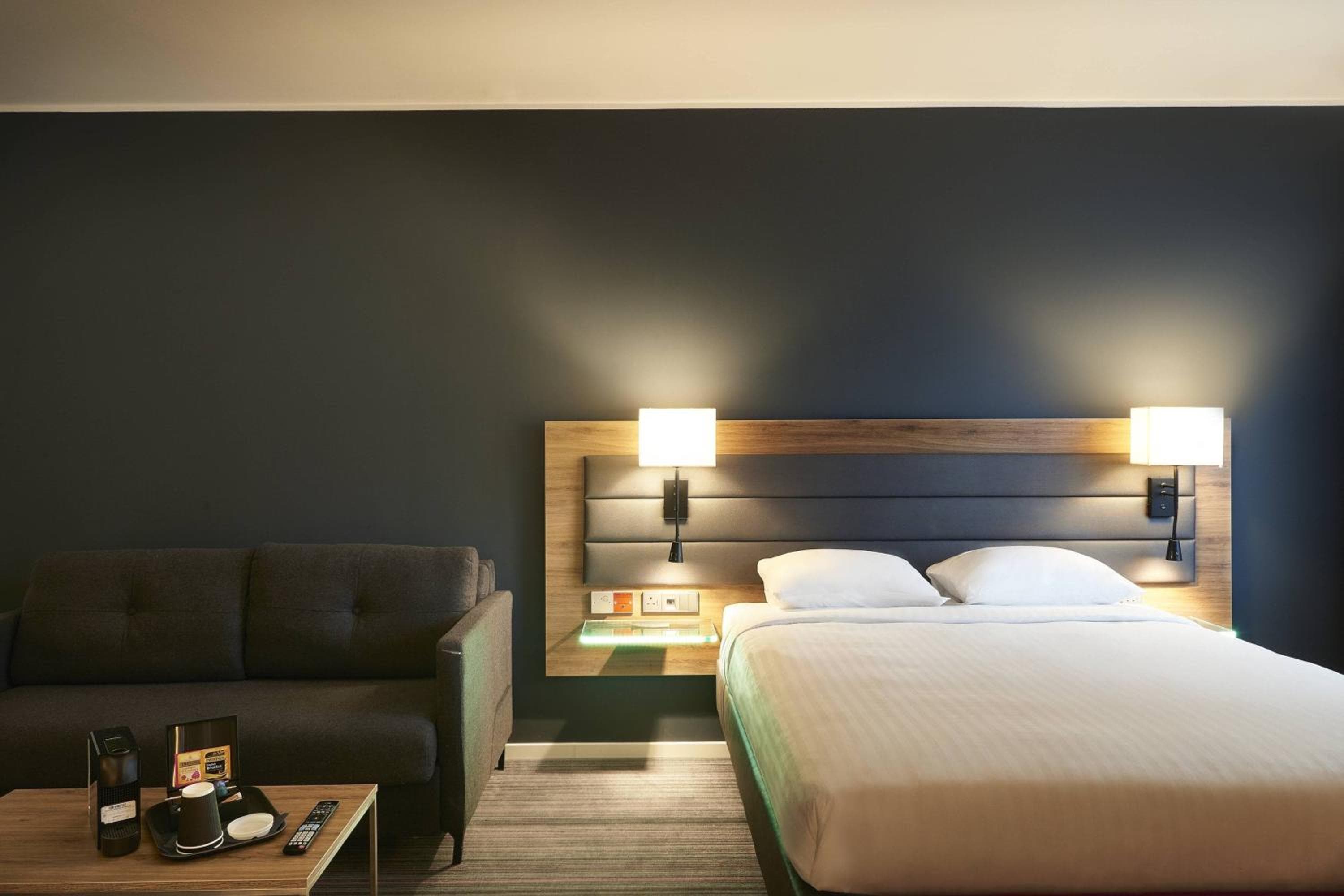 Moxy York 4