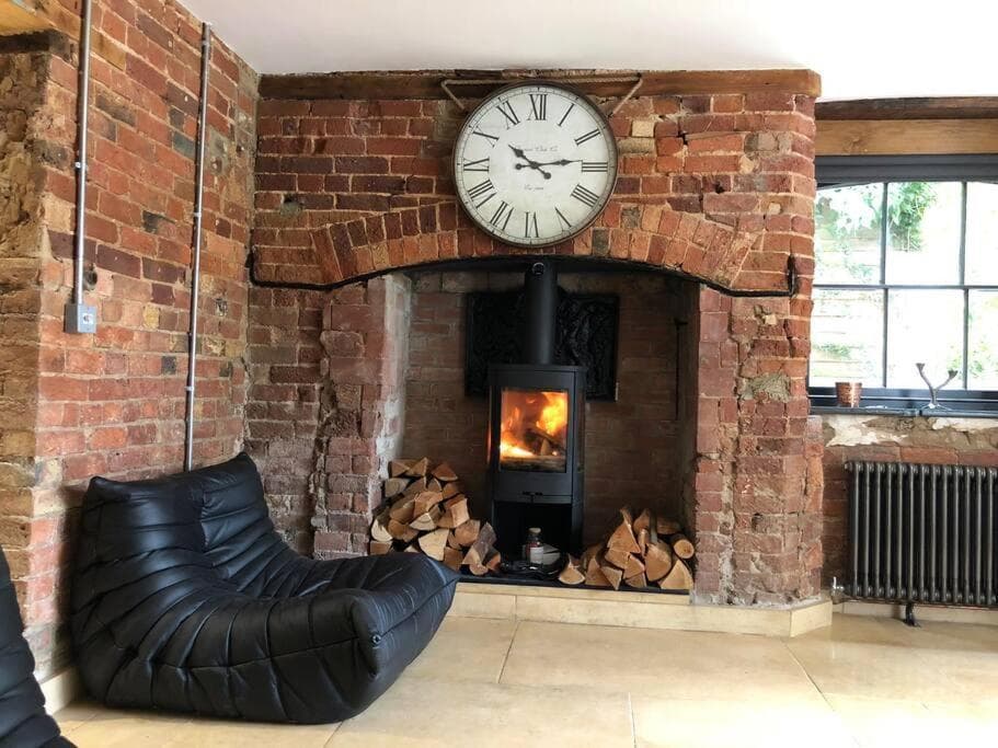 Lavish Apartment at Montpellier Gardens, Free Parking
