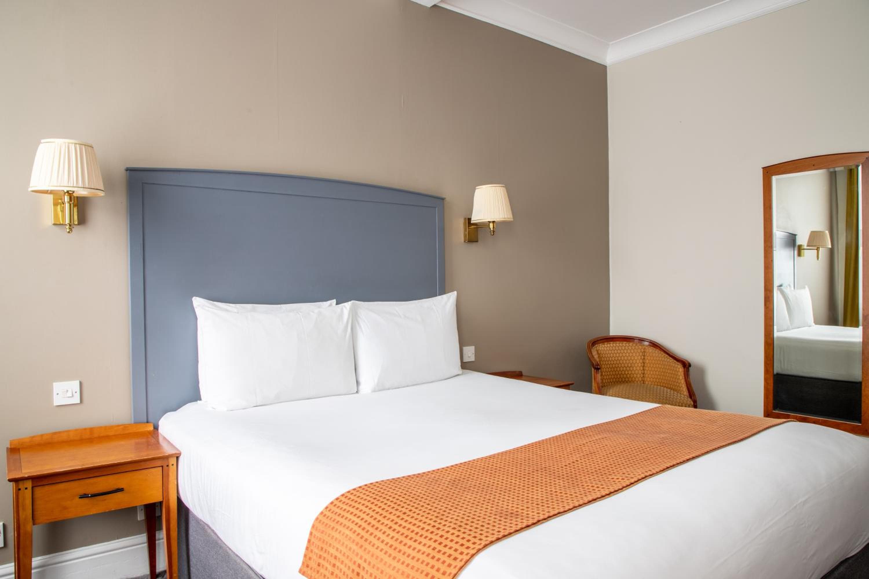 Arnos Manor Hotel 5