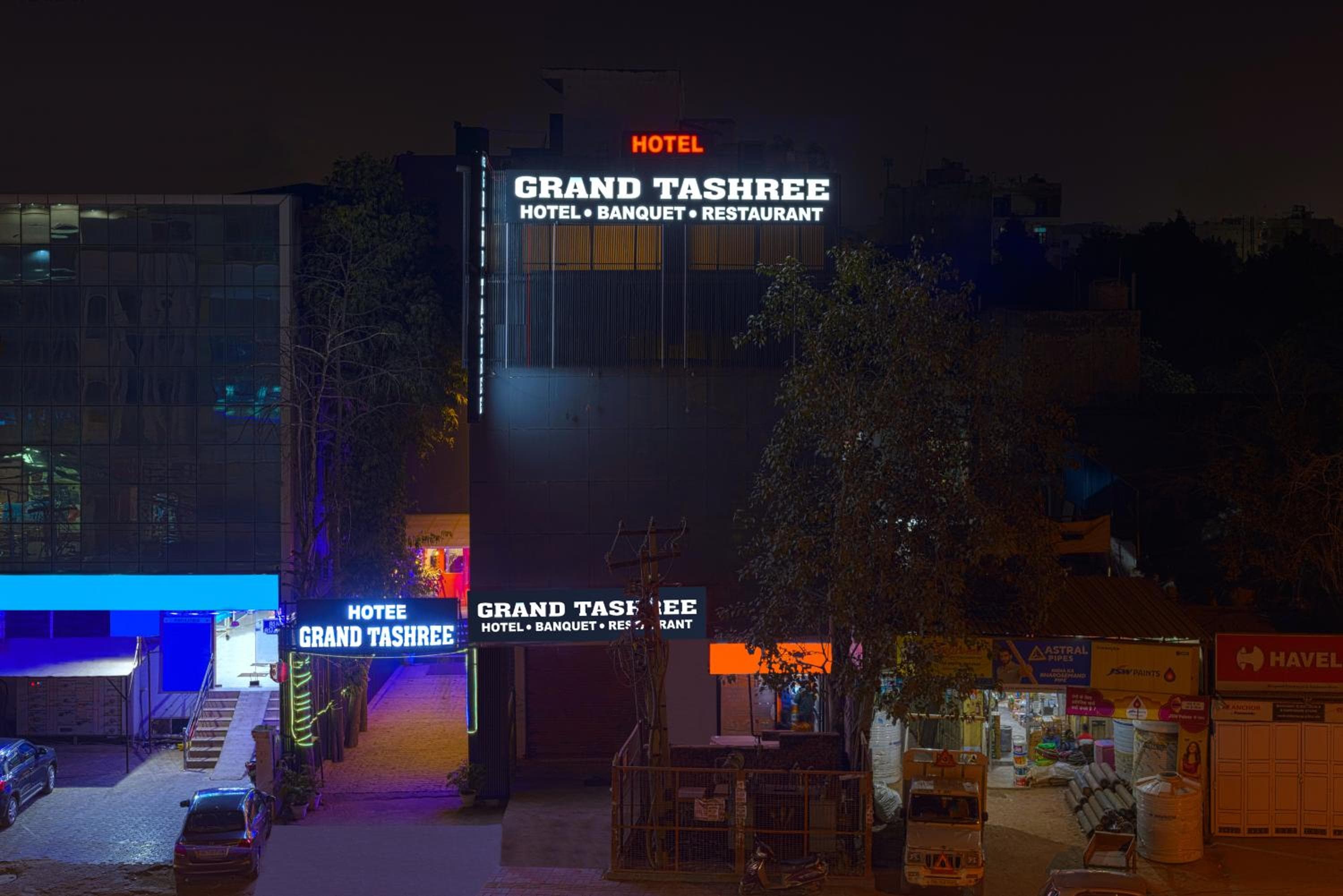 Hotel Tashree Near T3 - Free Airport Drop