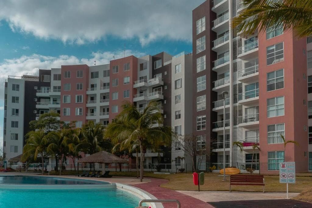 DR02 Departamento Moderno con Vista a la Laguna en Dream Lagoons