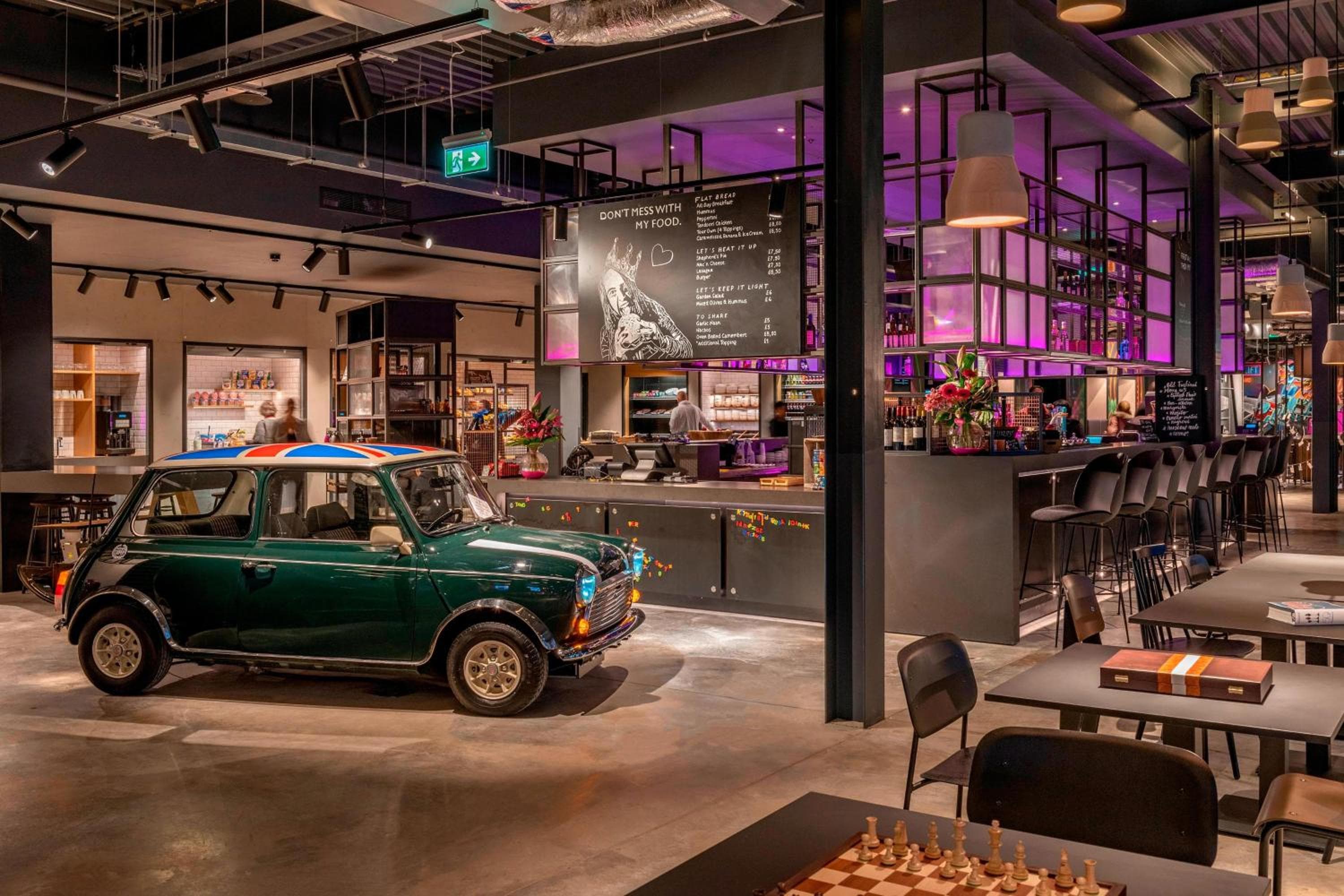 Moxy London Heathrow Airport 3