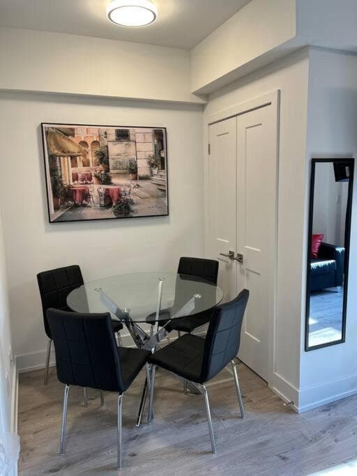 Lovely one bedroom condo with free parking