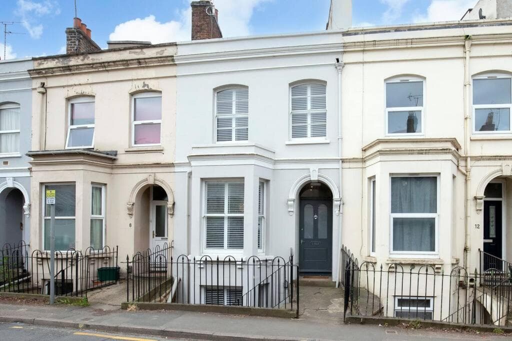 Stunning 5 Bed Regency Home