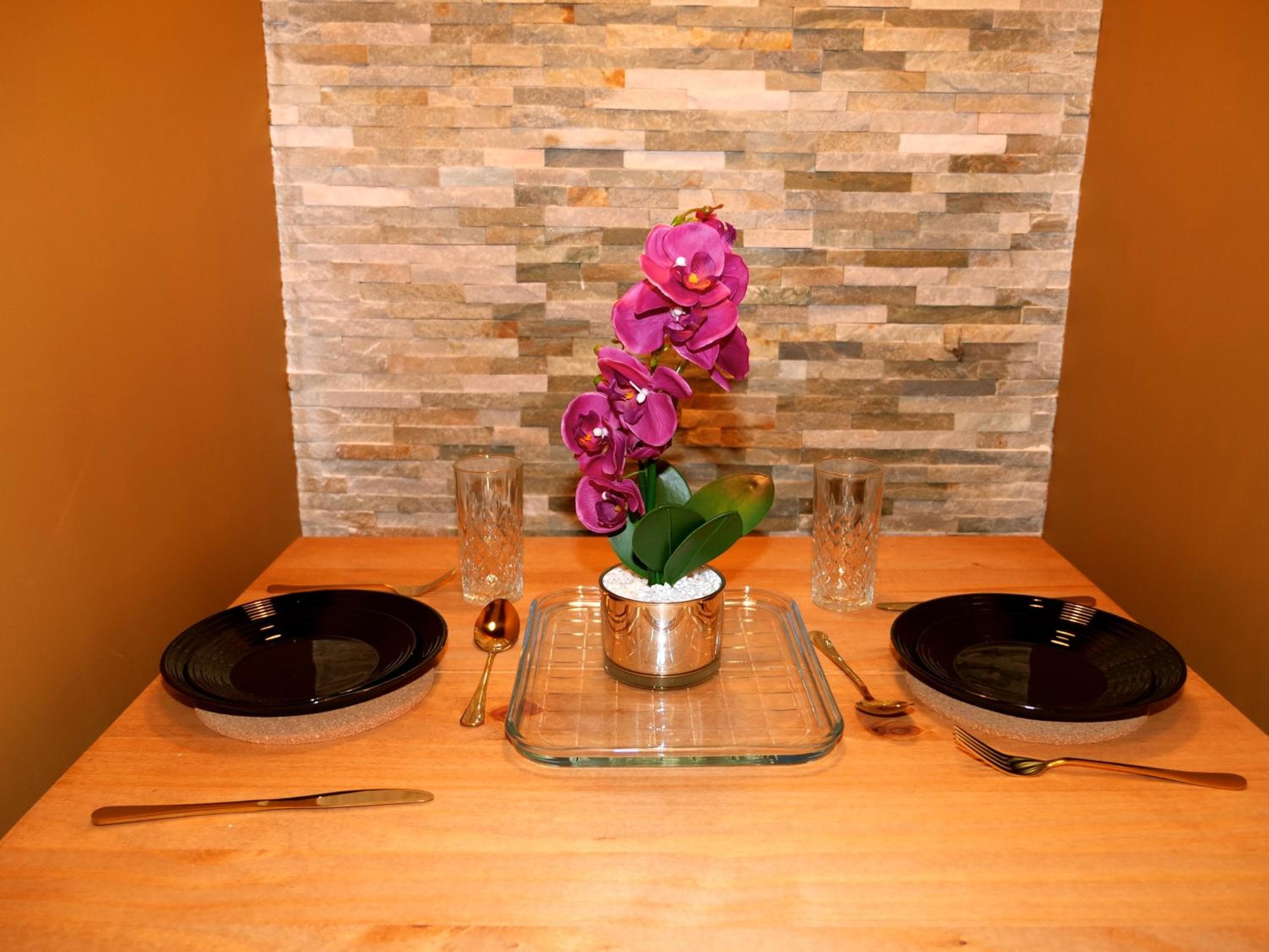 Ultra Deluxe Versace Apartment Near Sheffield FULL SKY TV