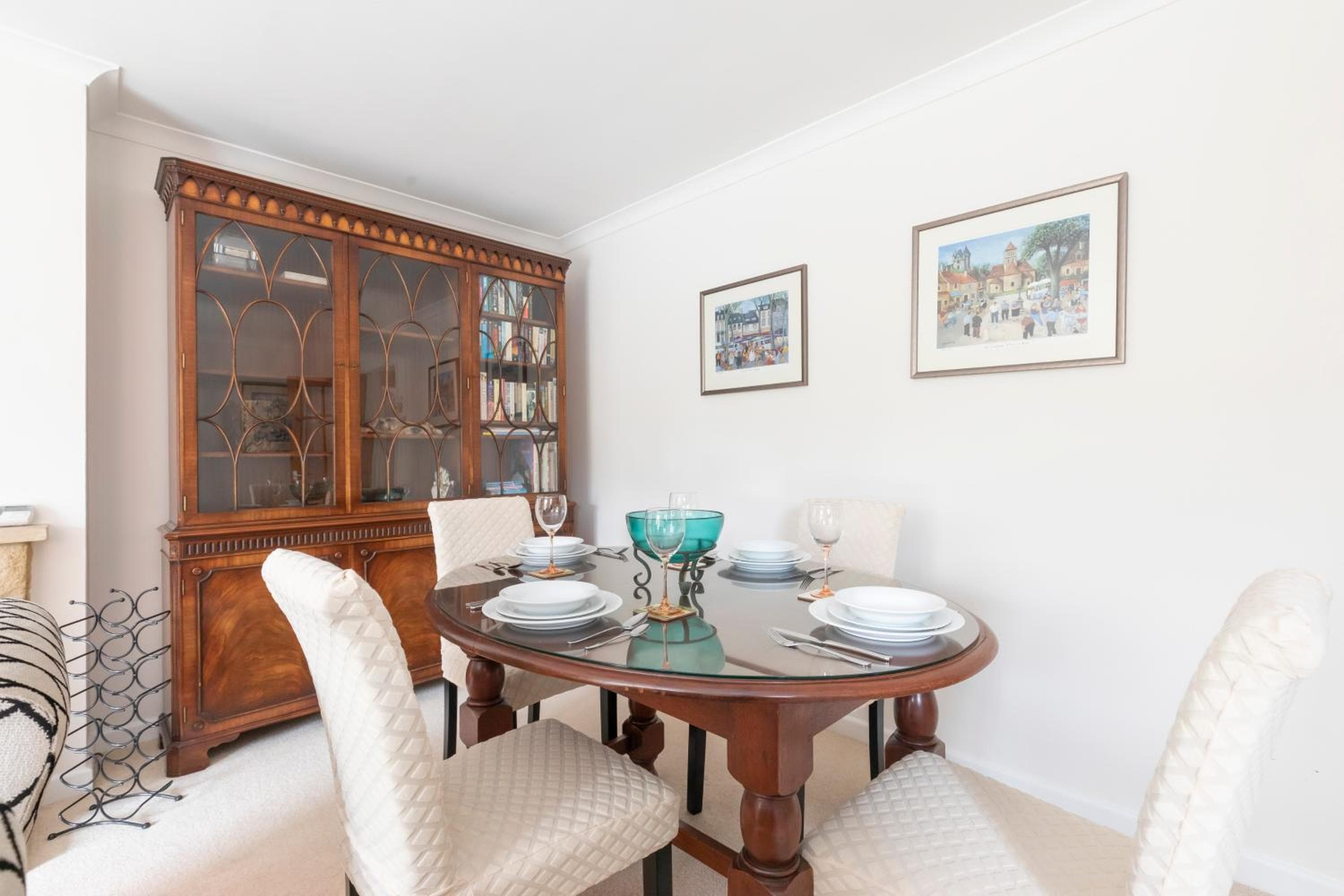 Luxury Cheltenham Home with EV charger - Lechampton Hills