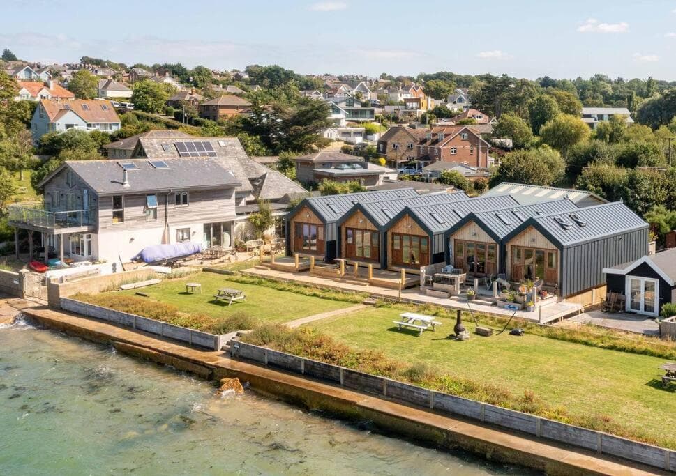 Little Tern, Beachside chalet 6, access to beach