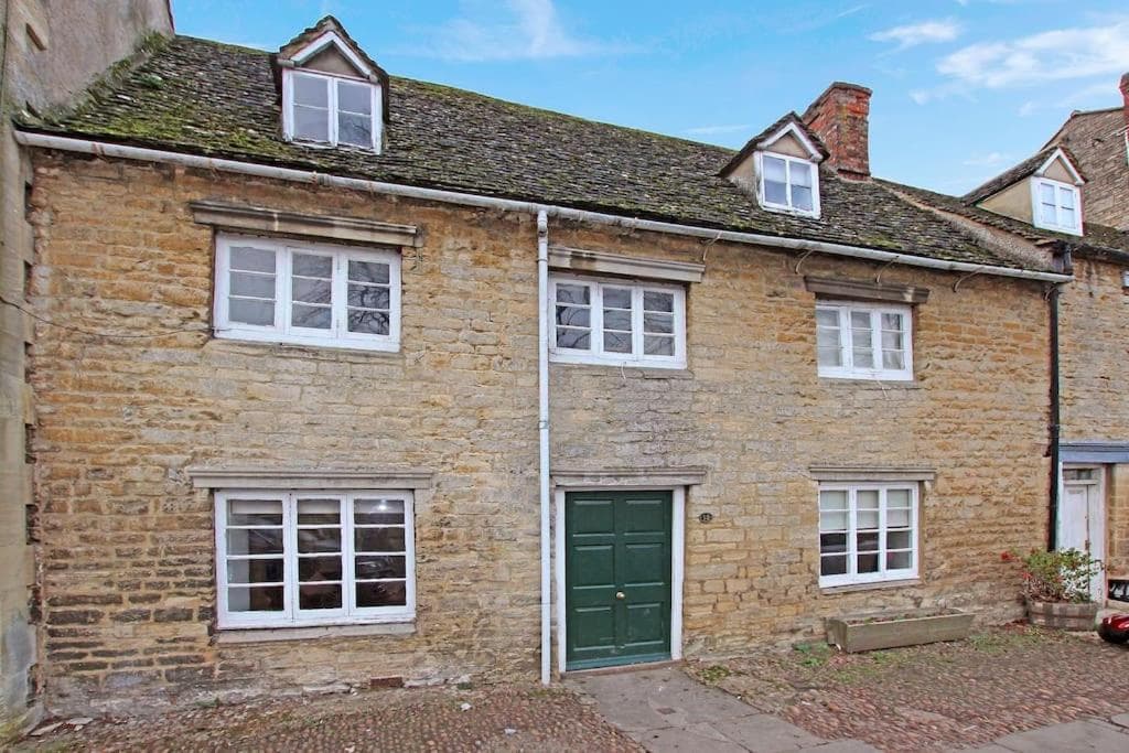 Cotswold Cottage- Central Witney