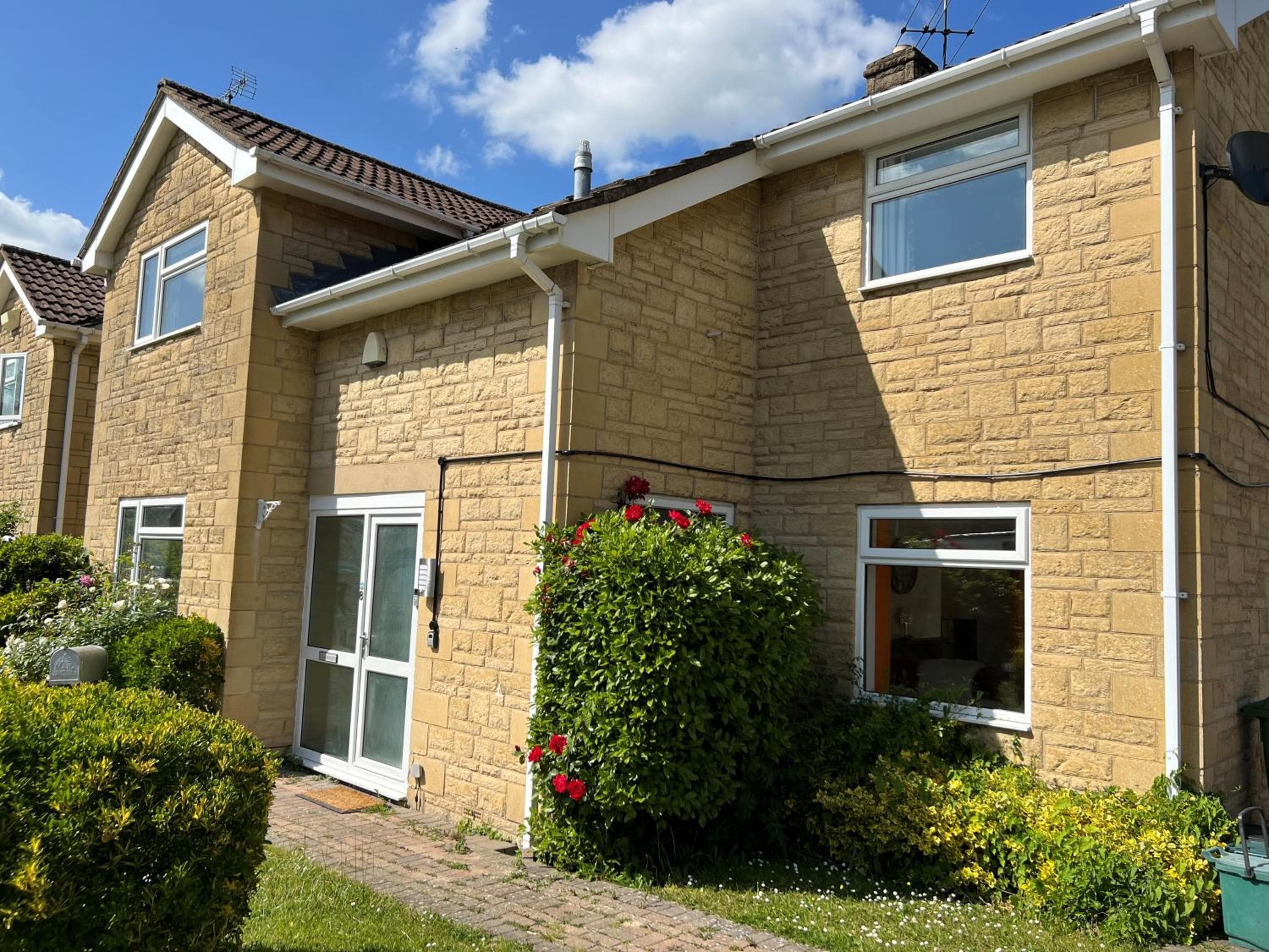 Charming 4-Bed House in Cheltenham Free Parking