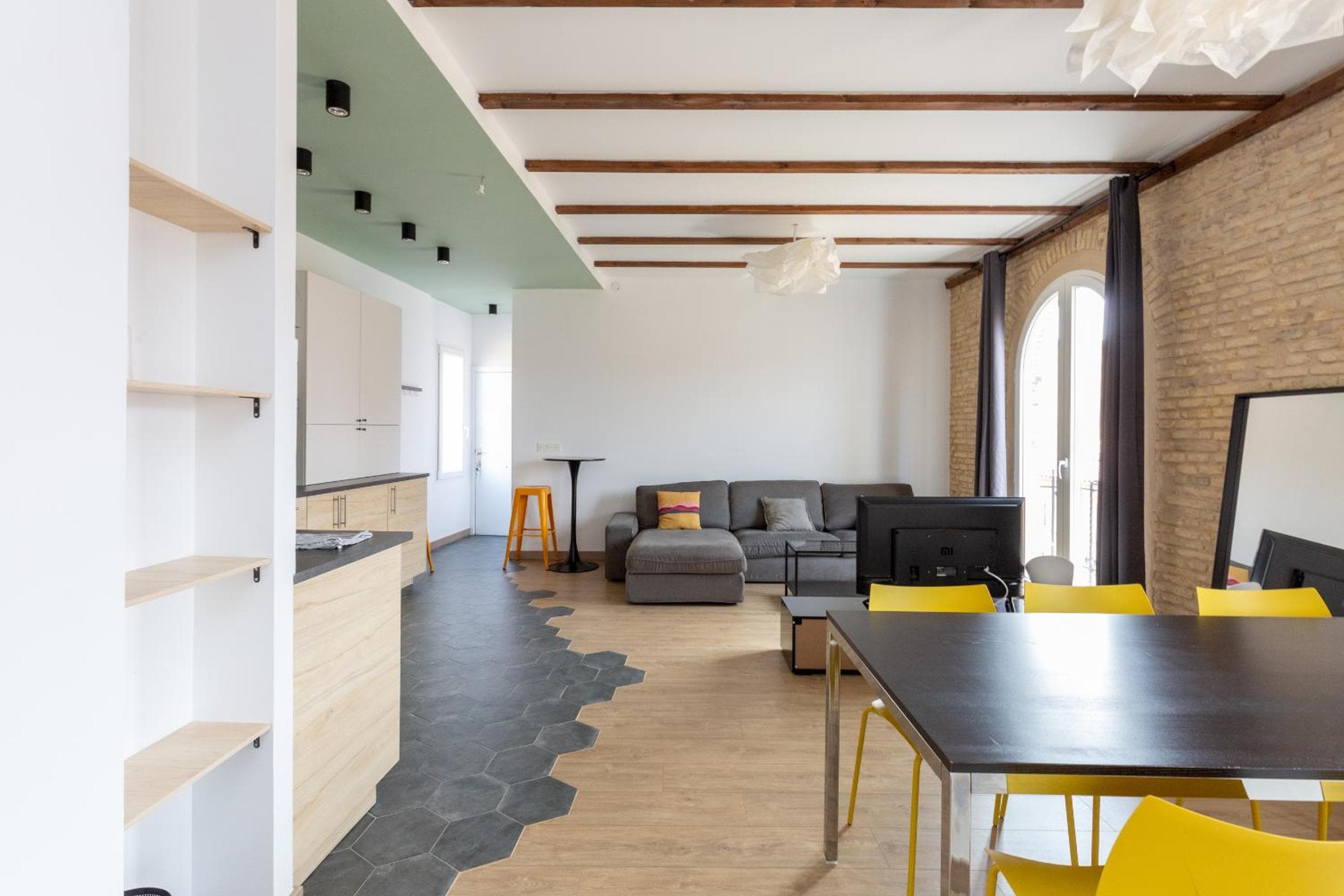 SB2 - Apartamento moderno 2 dormitorios, 4º sin ascensor, muy céntrico