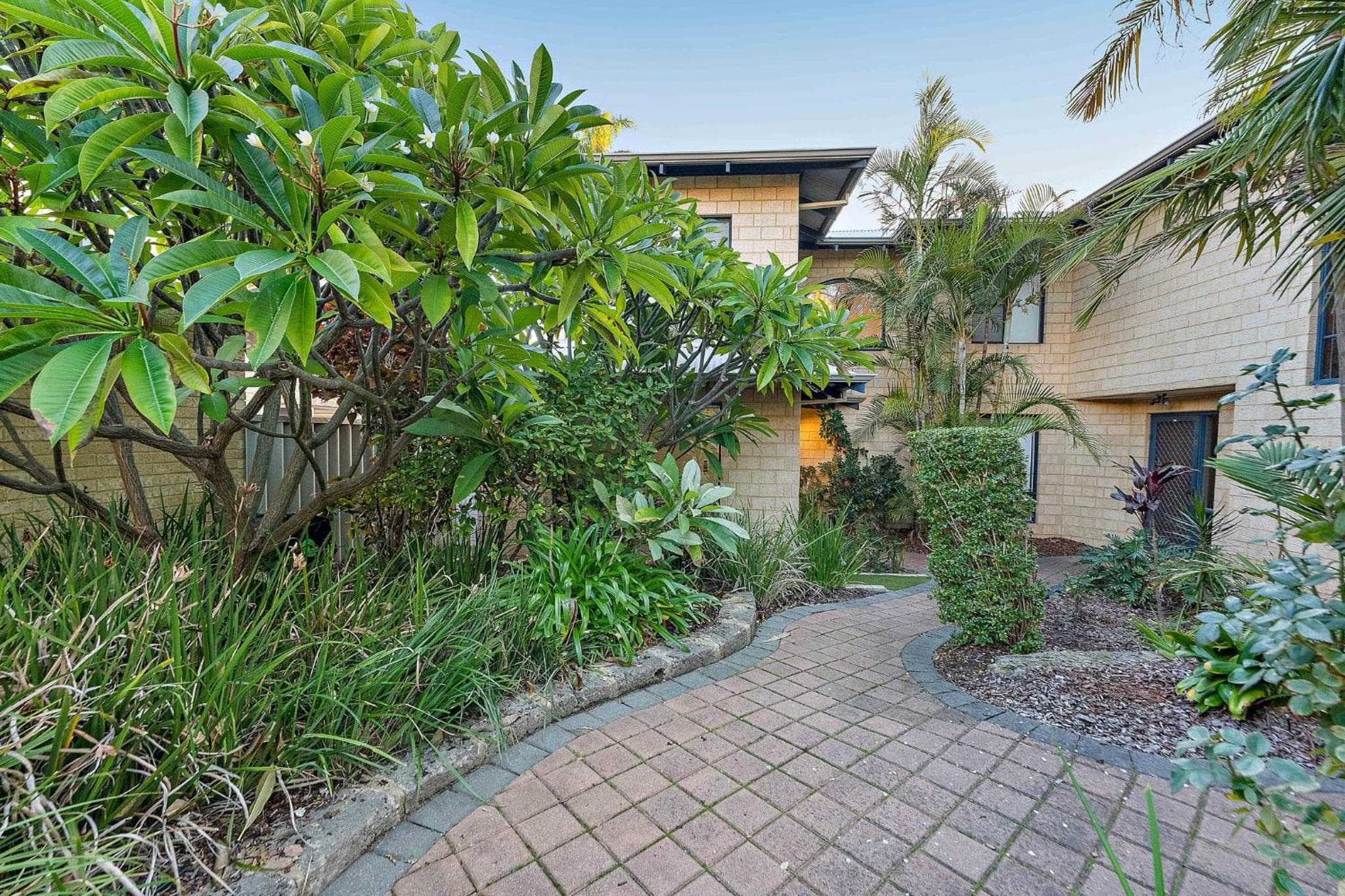 Modern Scarborough Townhouse