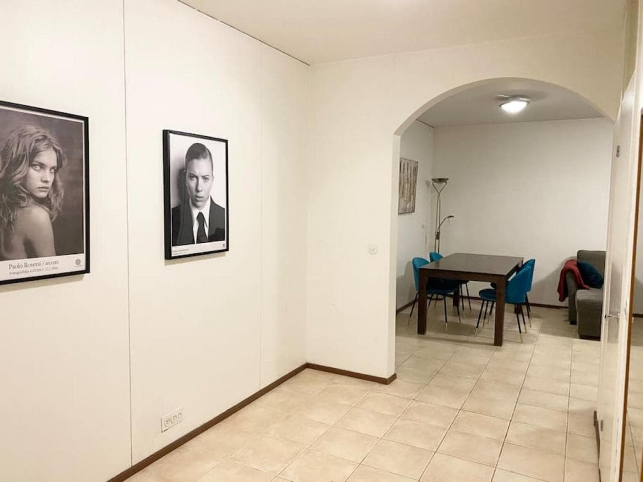 HHH Newly renovated big 4-bedroom apt with balcony, free parking for 2 cars