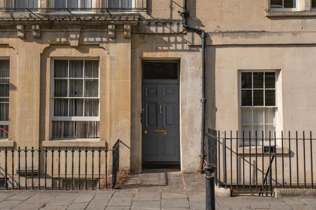Luxury Central Bath Apartment with Private Sauna