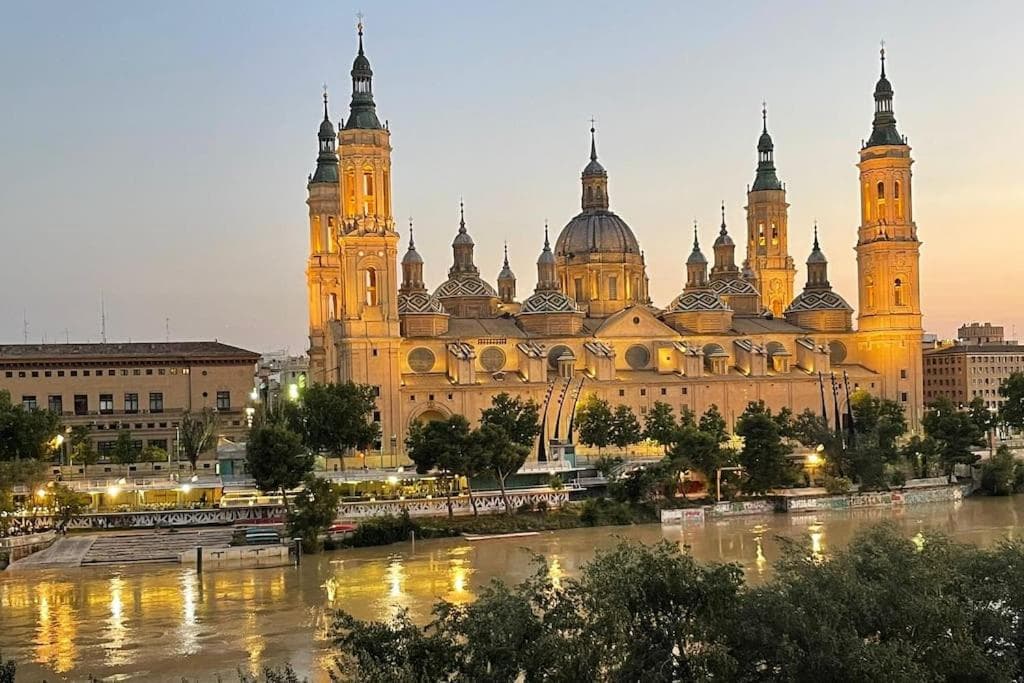 Apartamento Con Vistas Al Pilar con Aparcamiento privado