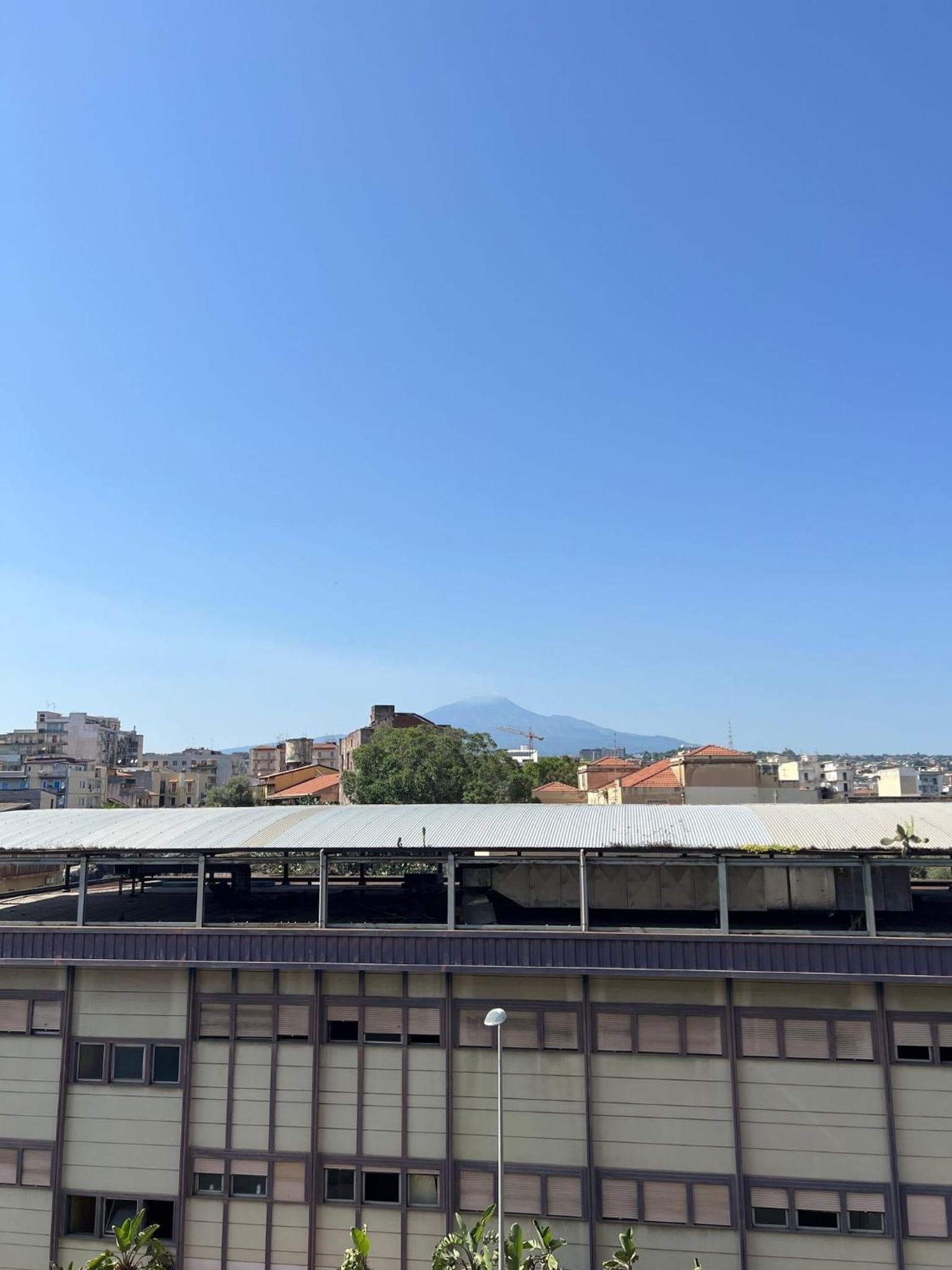 La Via Di Mezzo
