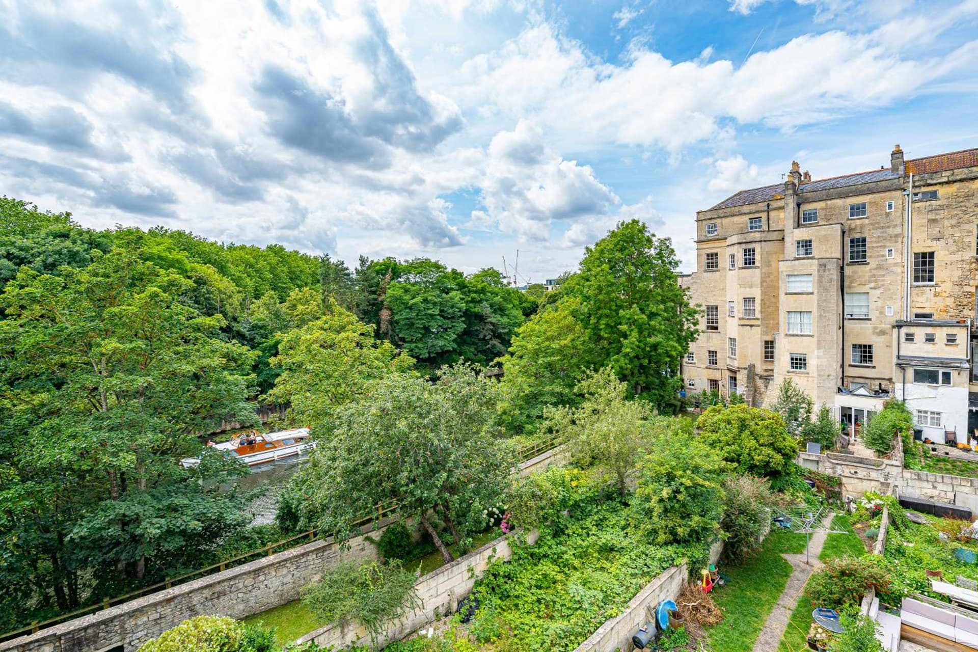 Charming two bedroom Maisonette