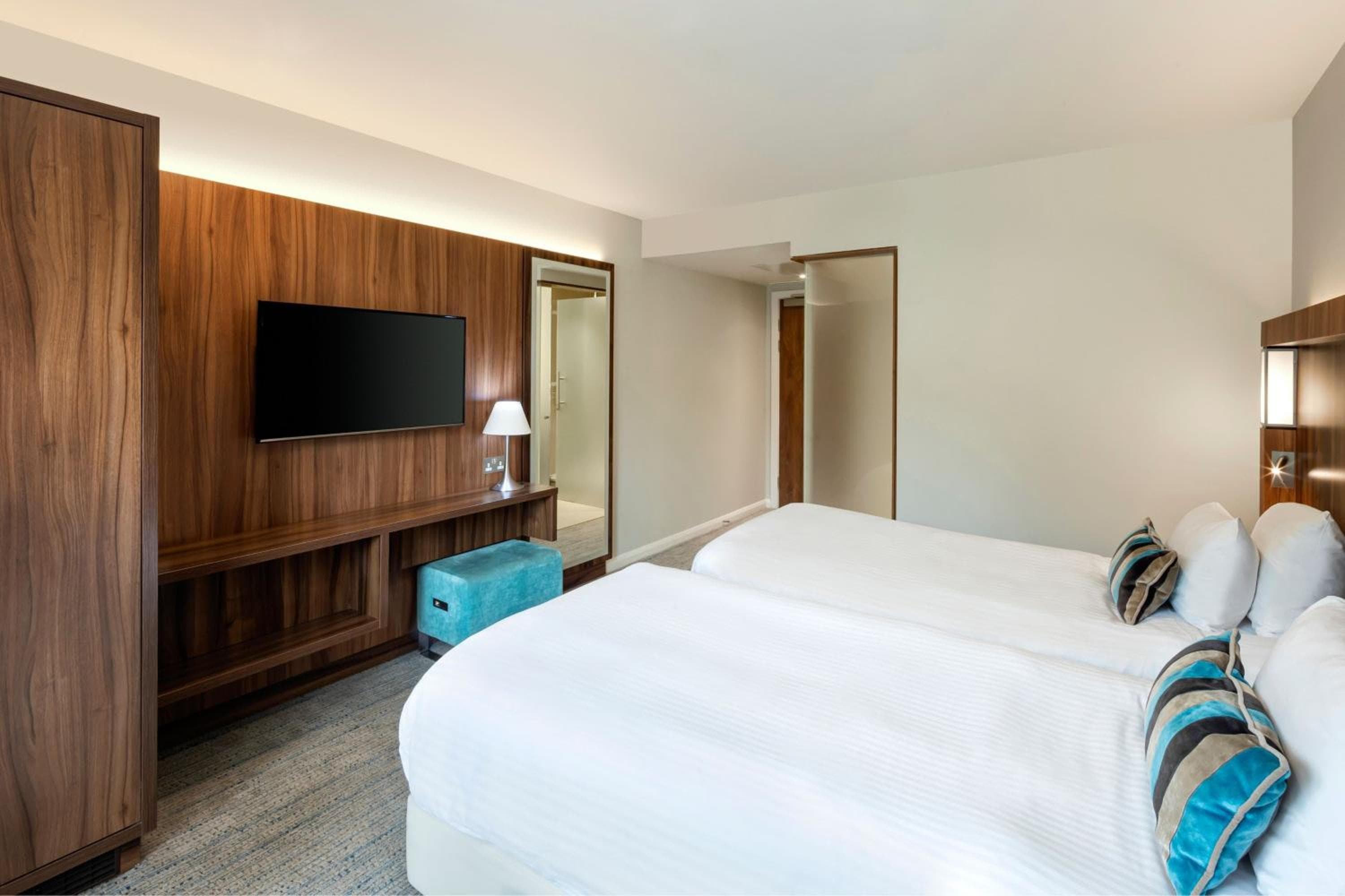 Courtyard by Marriott Edinburgh 3