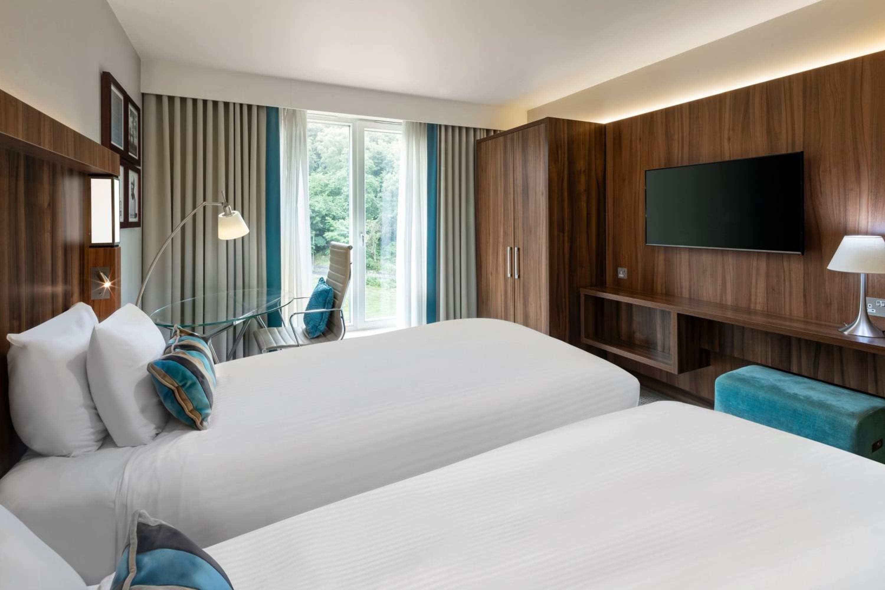 Courtyard by Marriott Edinburgh 4