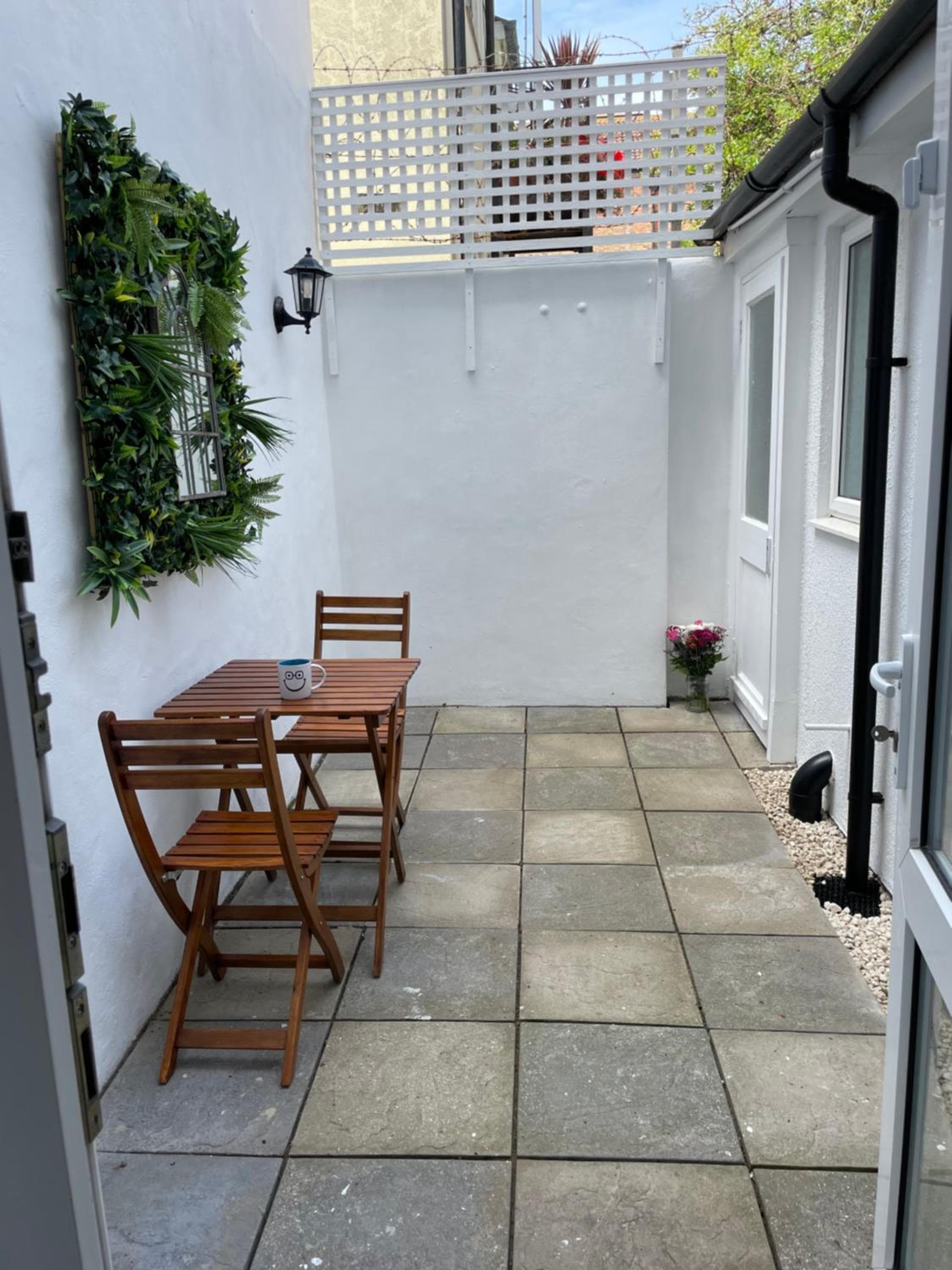 Kemptown Courtyard Apartment