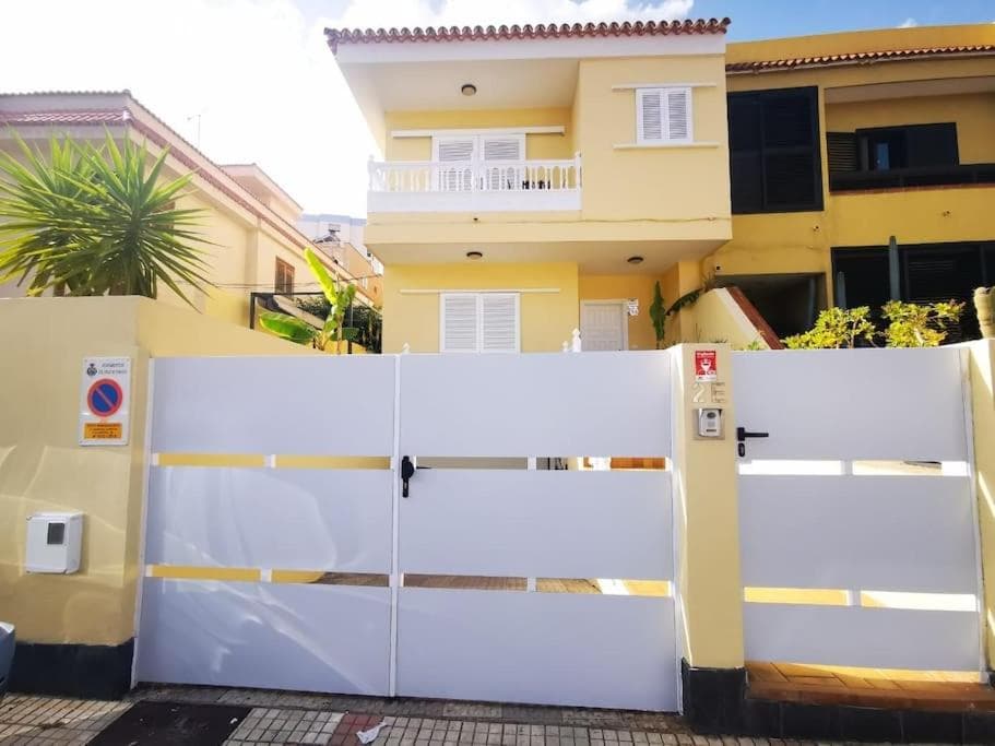 Amplia casa 5 habitaciones en Santa Cruz con zona para trabajar