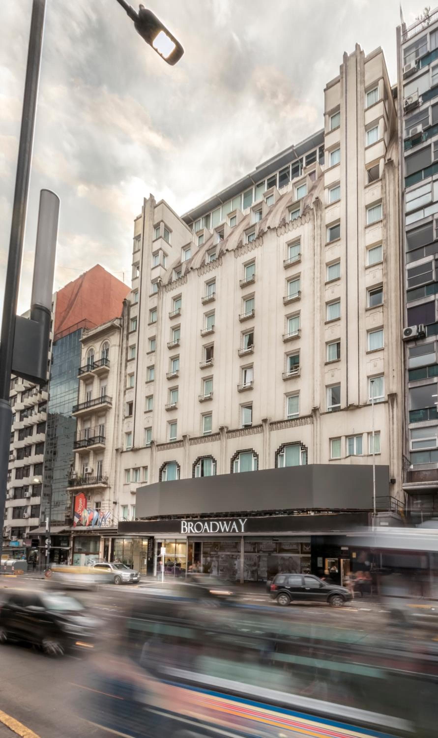 Broadway Hotel & Suites