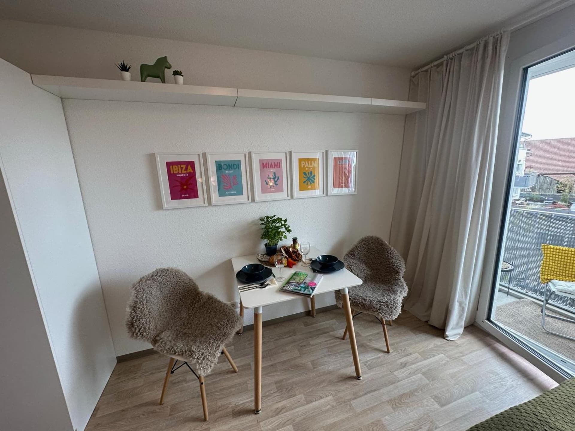 Komfortables, barrierefreies Appartement mit sonnigem Balkon in der Nähe von Flughafen und Messe 30