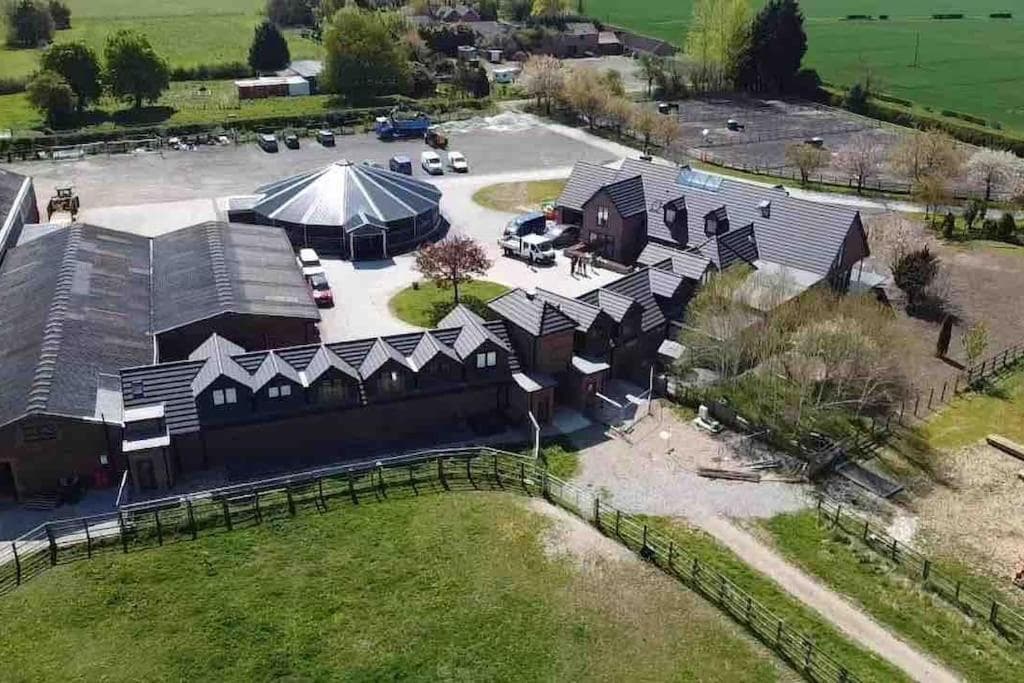 Appaloosa suite with amazing views of stud farm.