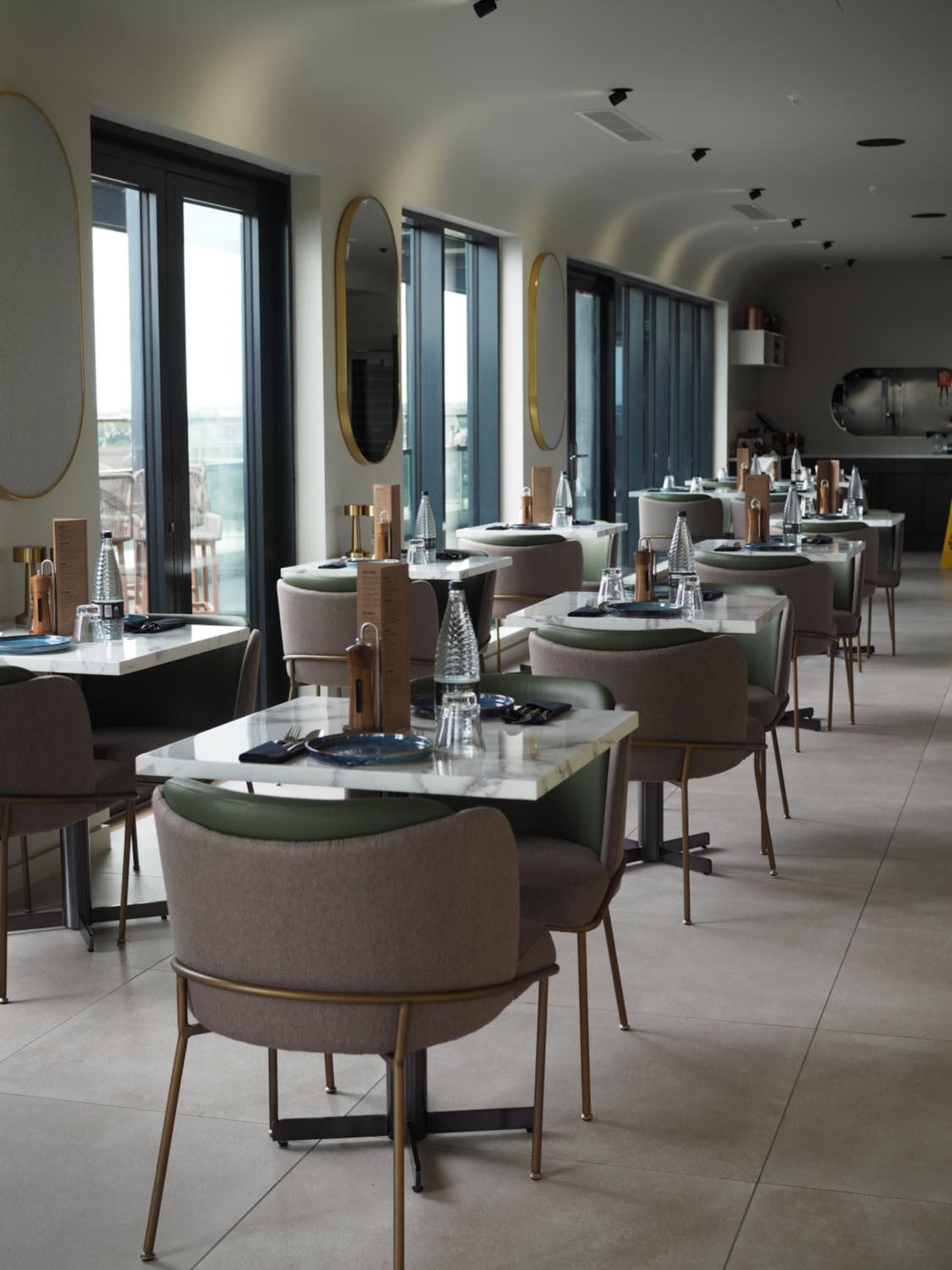 Courtyard by Marriott London Heathrow Airport 3