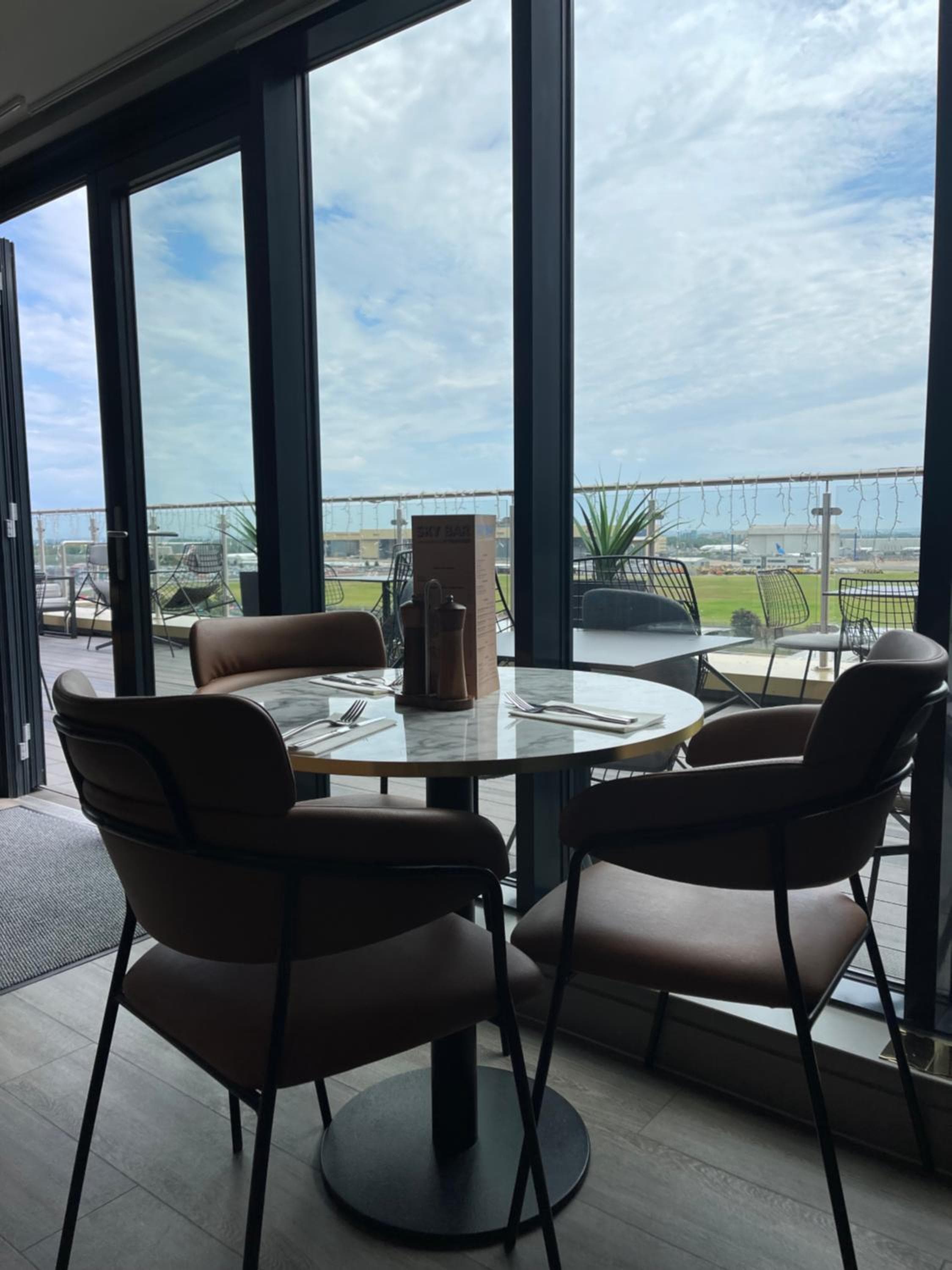 Courtyard by Marriott London Heathrow Airport 2