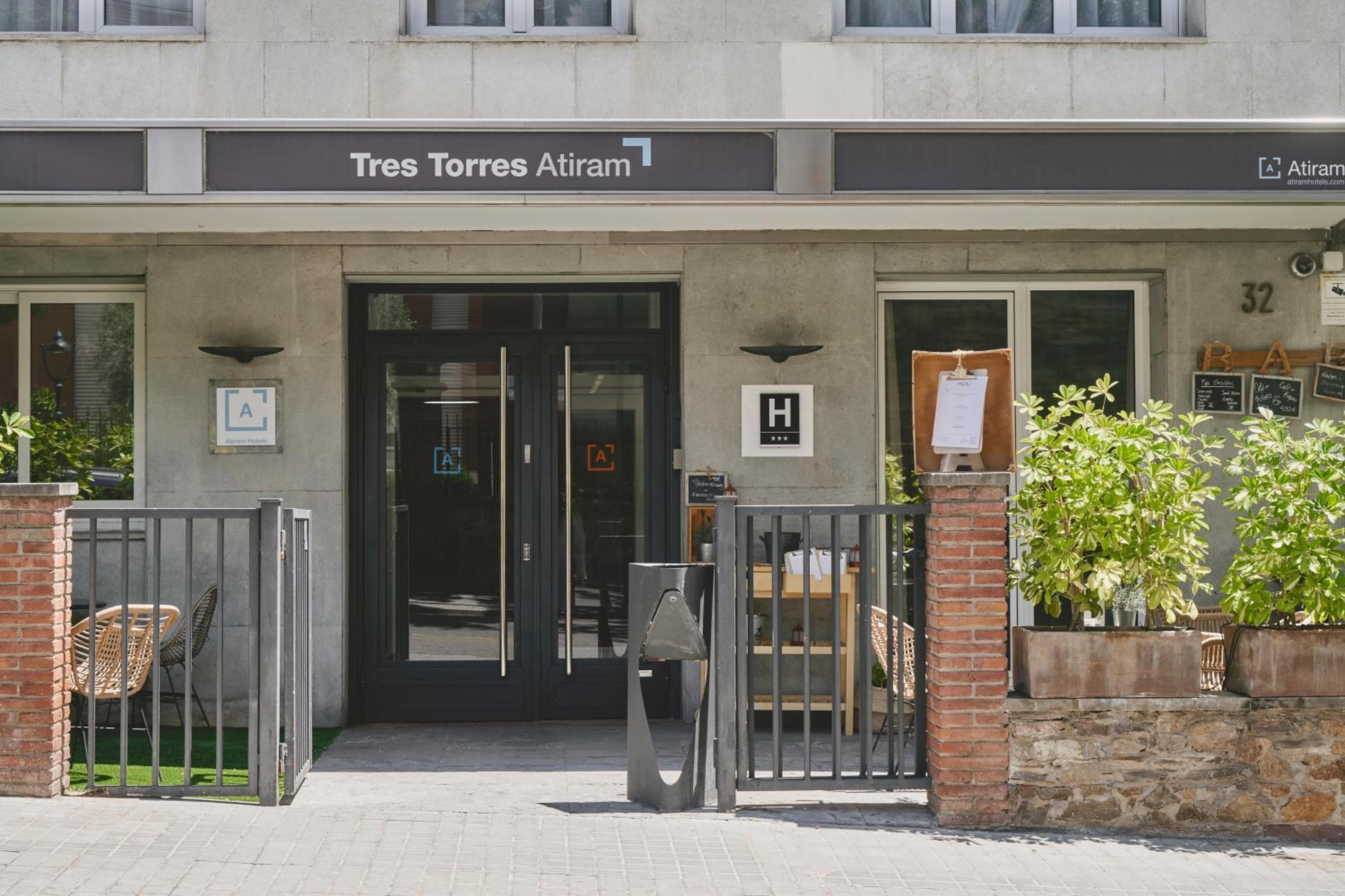 Tres Torres Atiram Hotel