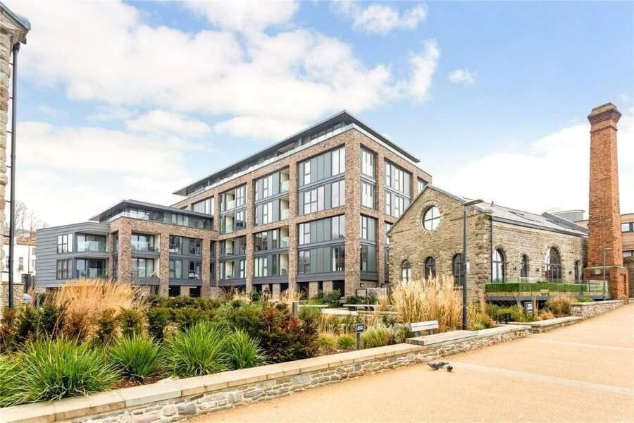 Harbourside Hideaway - Superb Flat with Terrace