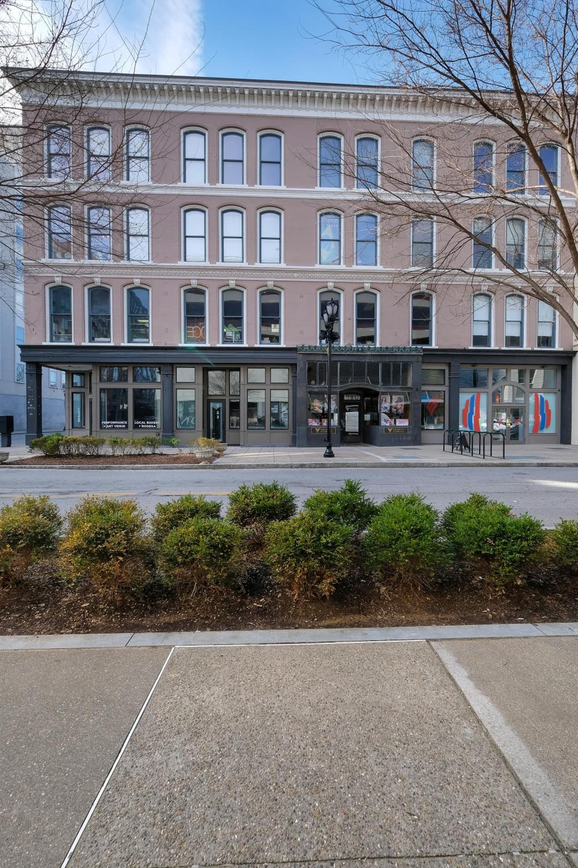 Apartment With King Bed In Downtown Louisville 3