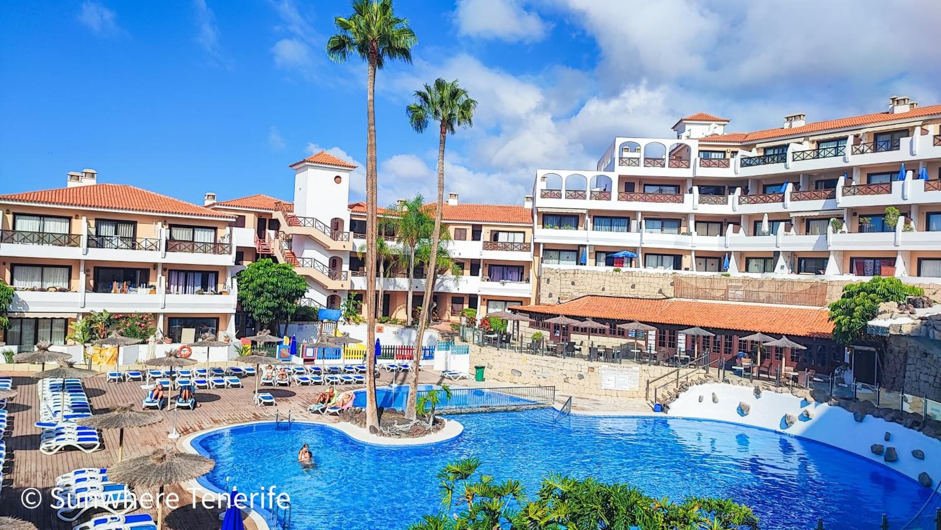 Spacious apartment with private garden in Tenerife south
