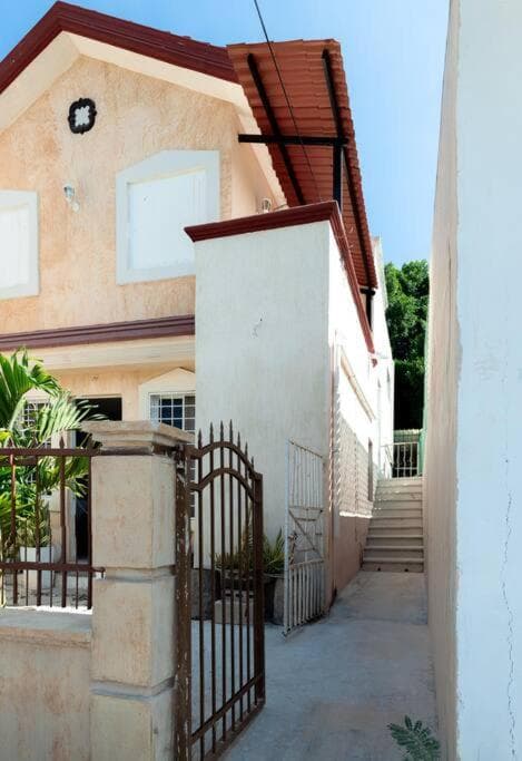 Departamento amplio, privado y completo