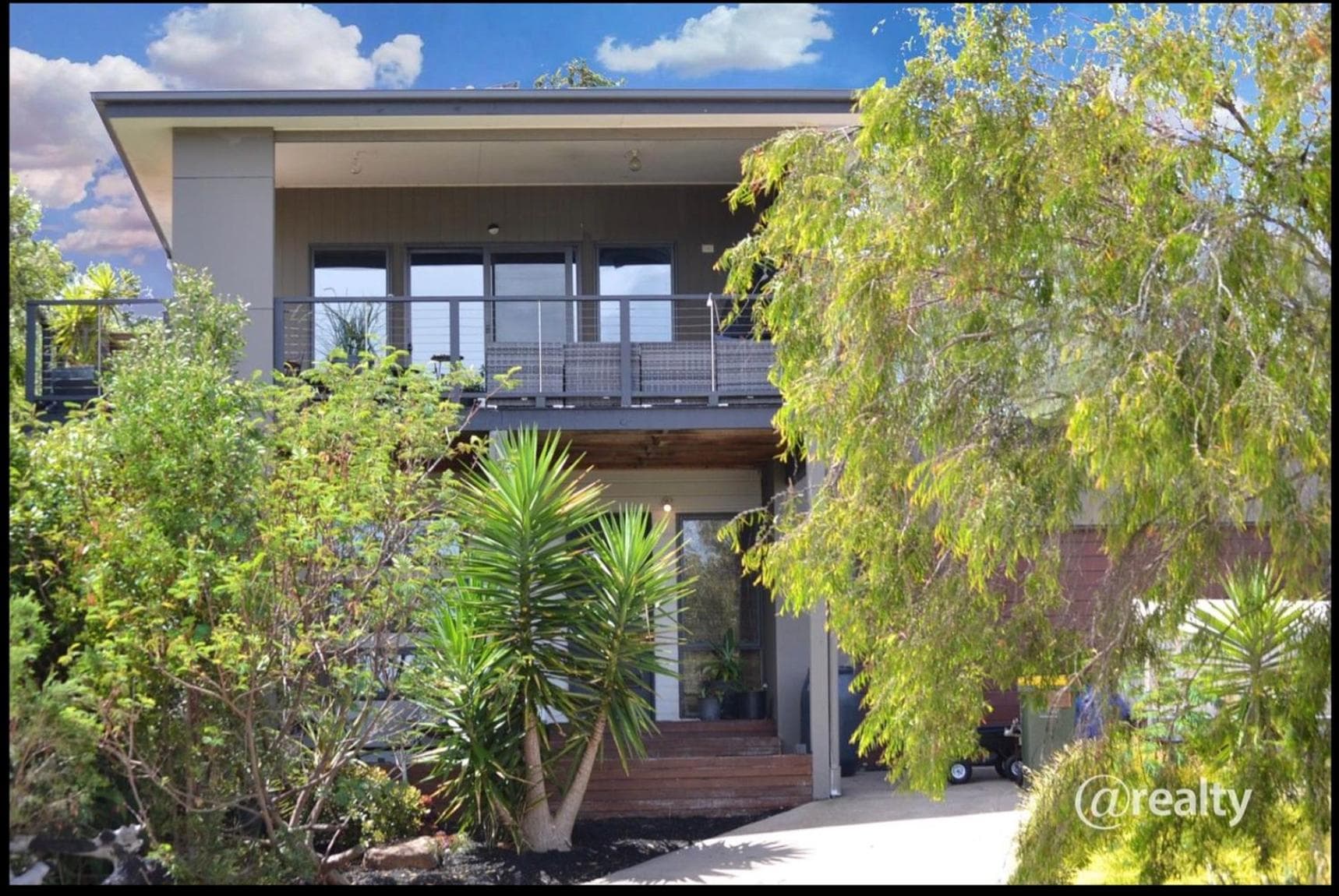 Coastal Tones - Designer Beach house - Pets Welcome - Huge Yard - Walk to Beach