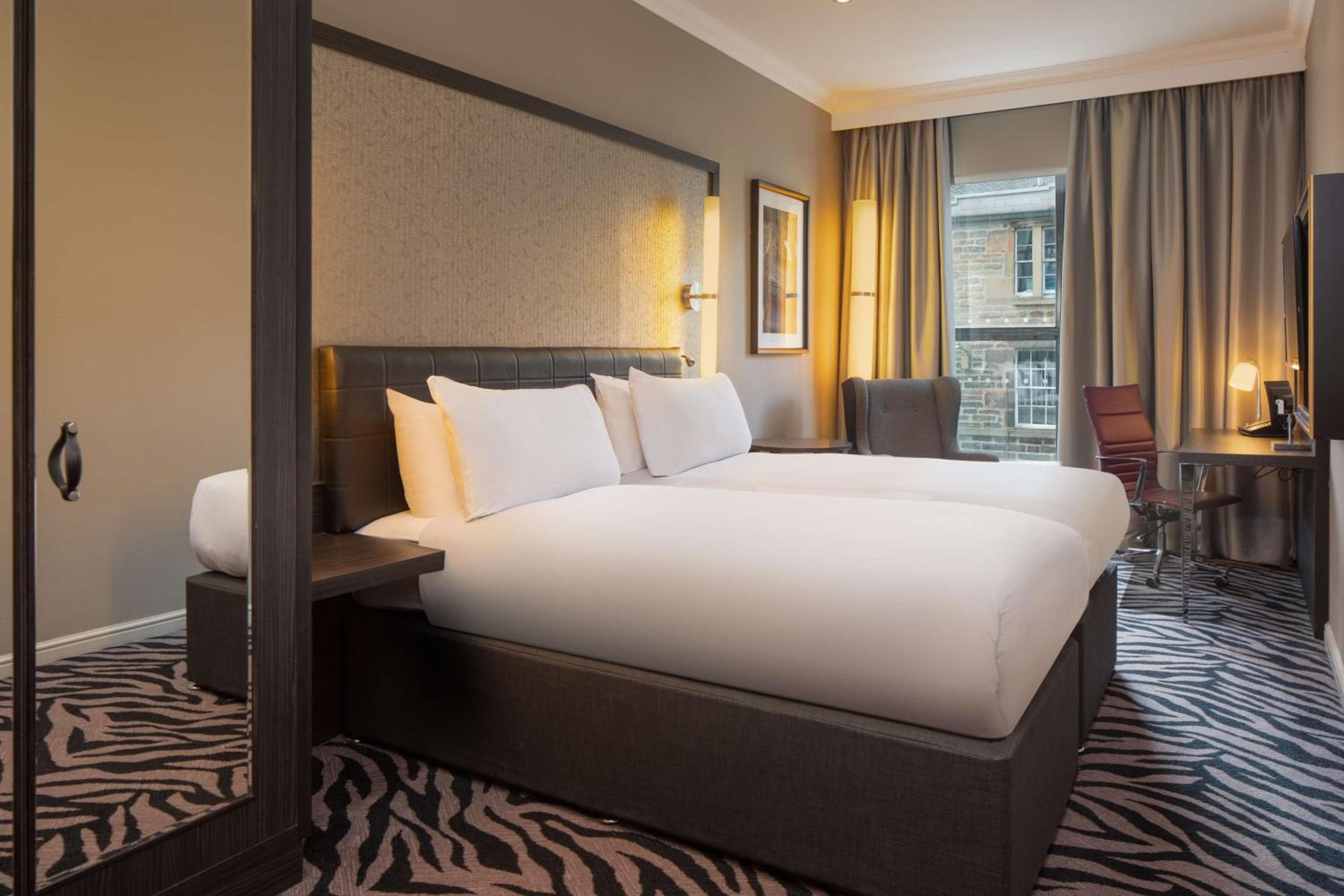 Doubletree by Hilton Edinburgh City Centre 3