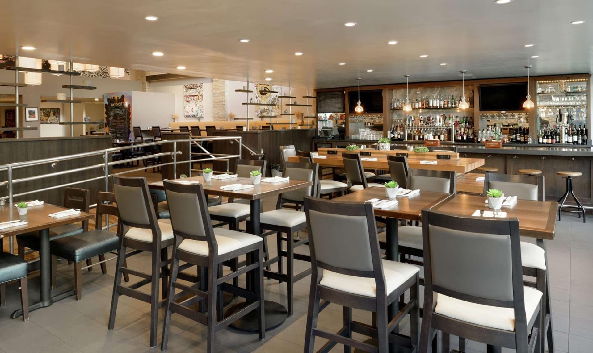 Doubletree by Hilton Los Angeles Downtown 3