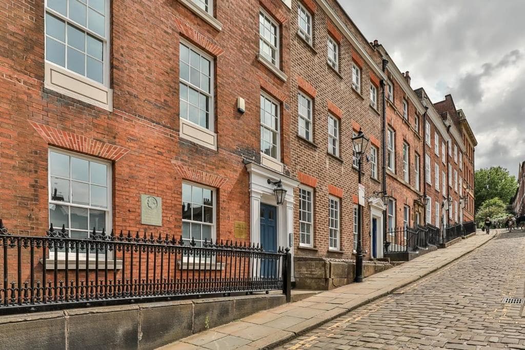 Paradise Square-Remodelled 18th Century Apartment