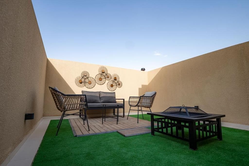 Nuzul R136 - Elegant Townhouse