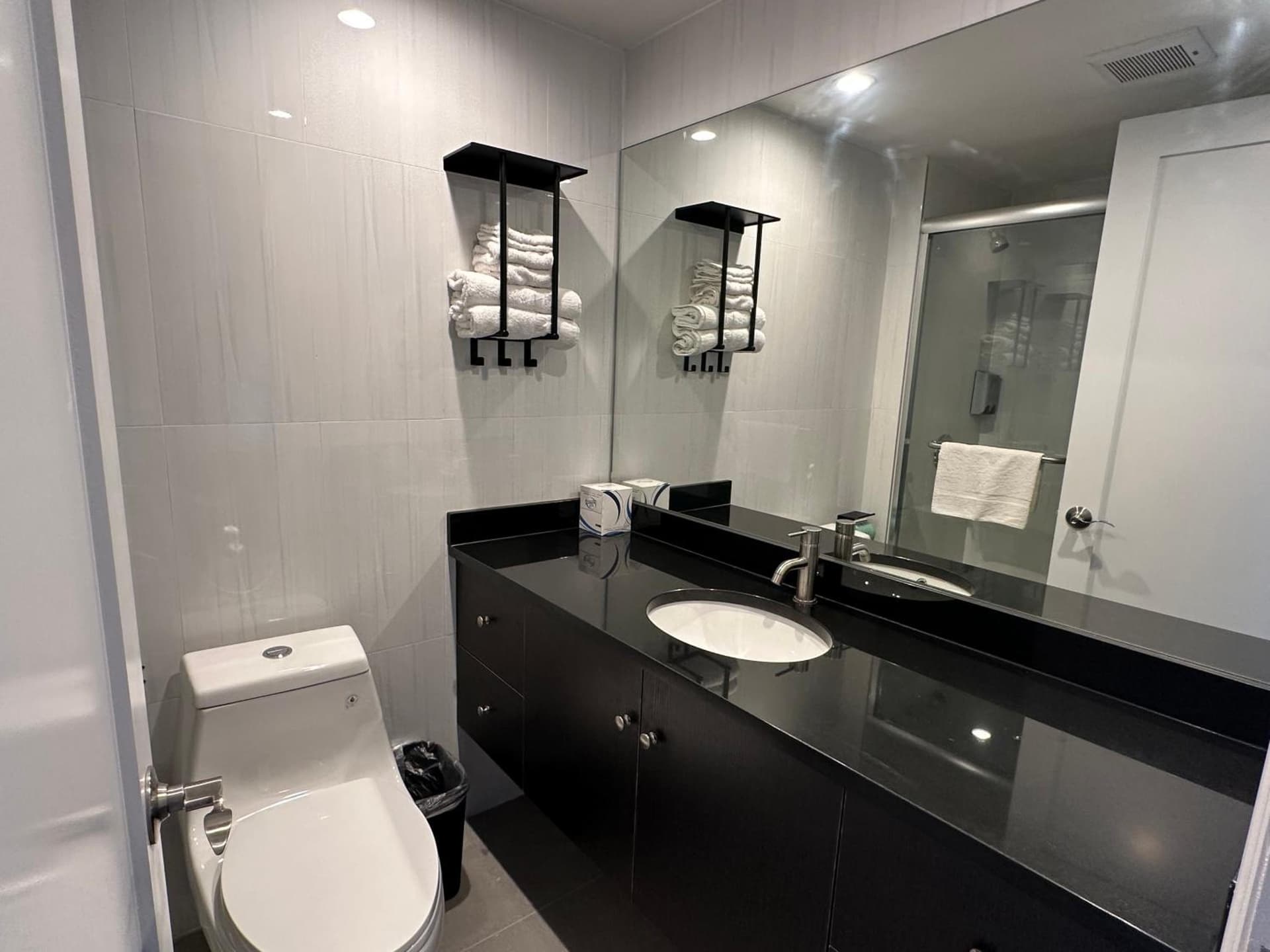 Regal Inn & Suites New York LaGuardia Hotel 4